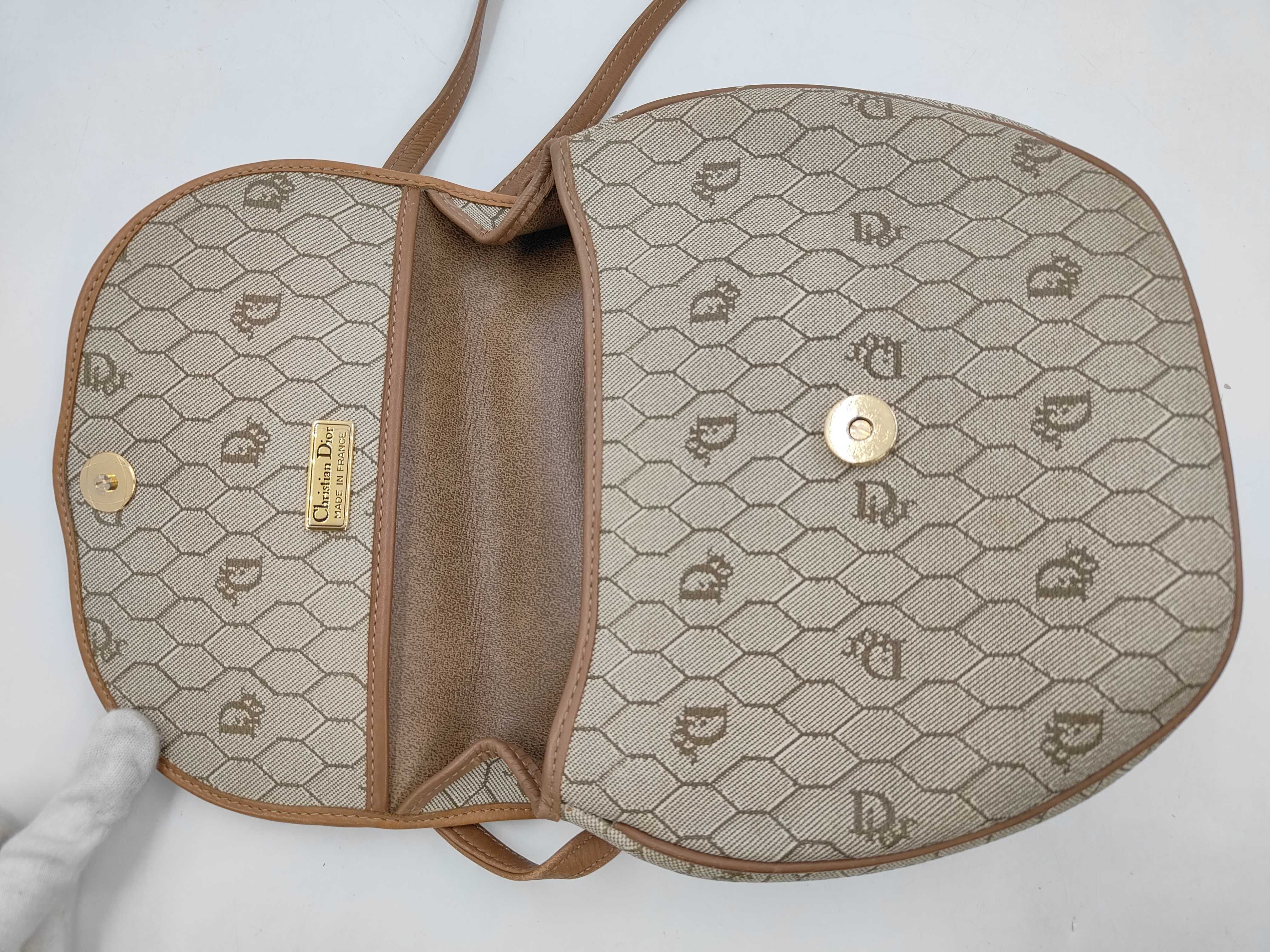 Honeycomb Pattern Shoulder Bag, Khaki — view 9