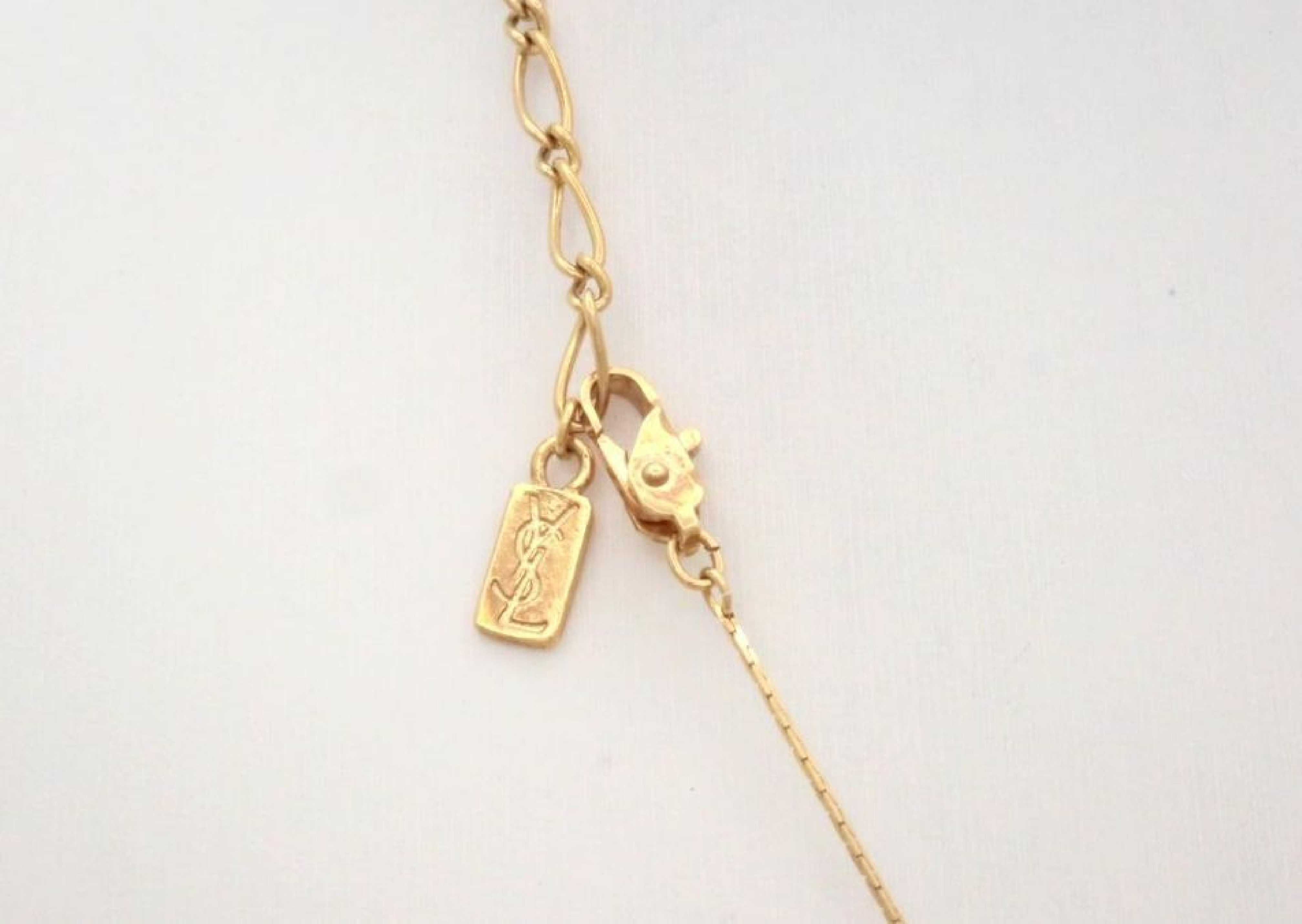 pendant necklace with approximately 45cm chain. — view 3
