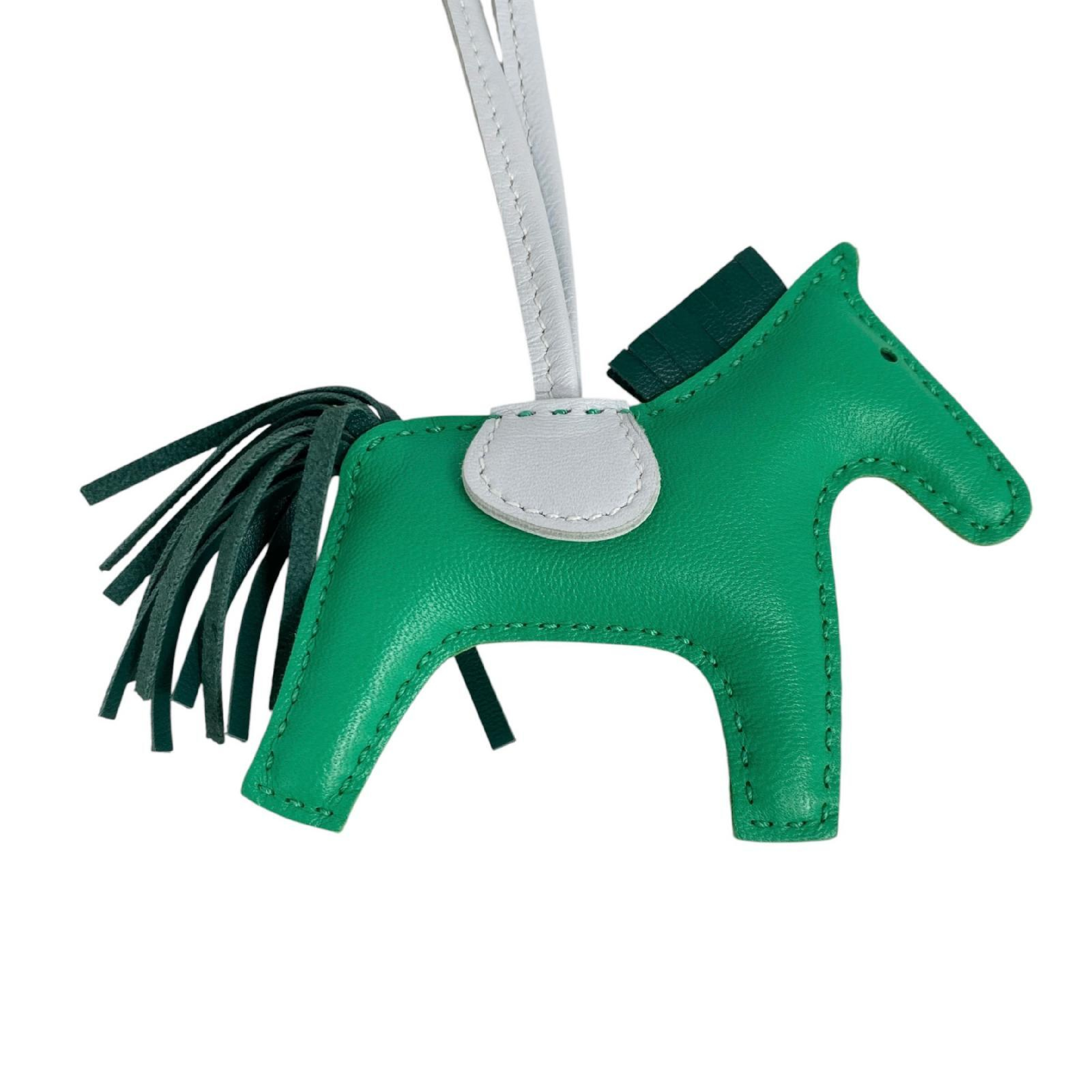 【*Shipped from: Hong Kong*】HERMES ( ) Green Lambskin Rodeo PM Stamp Z Charm — view 4