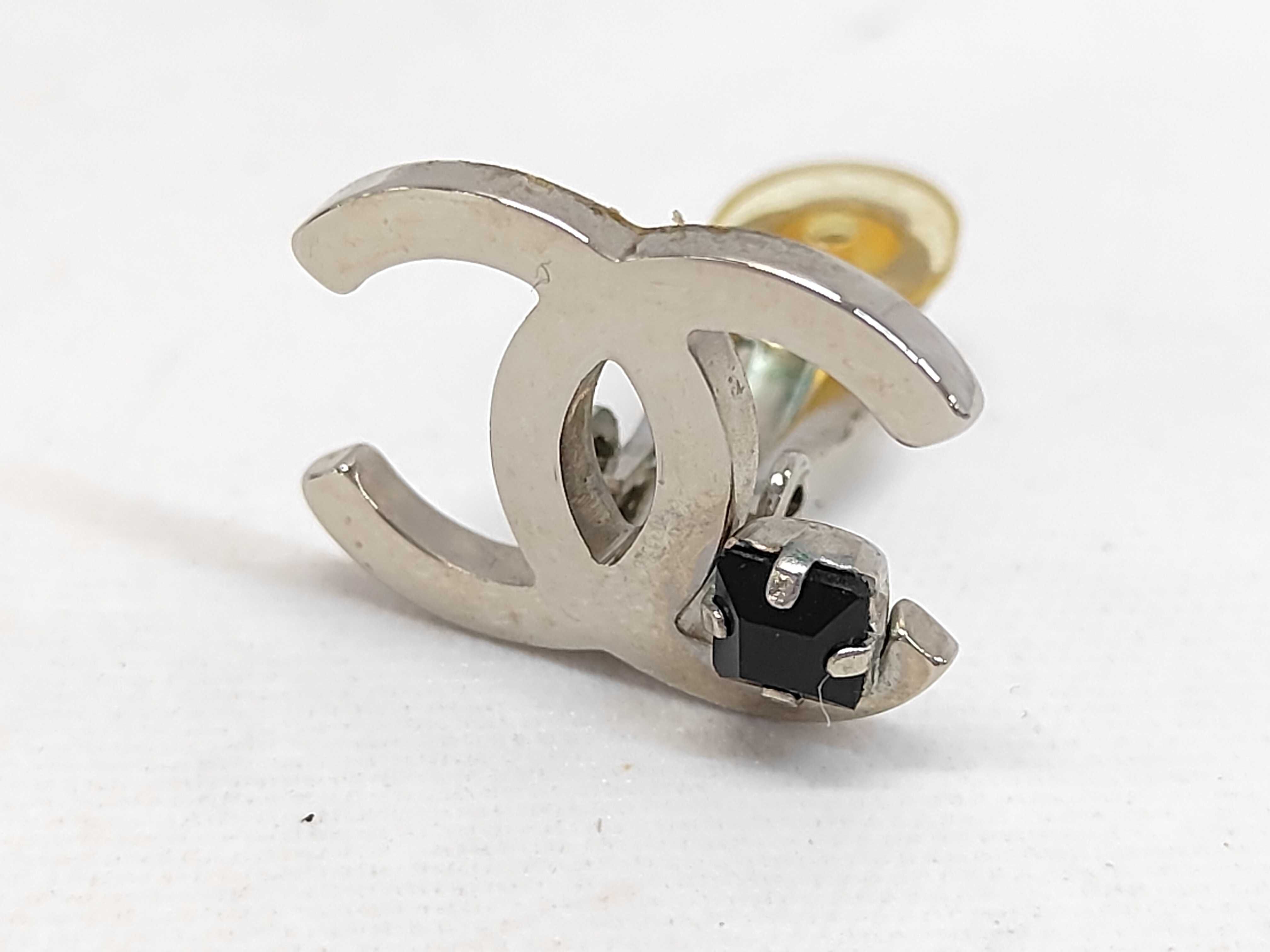05P earrings — view 6