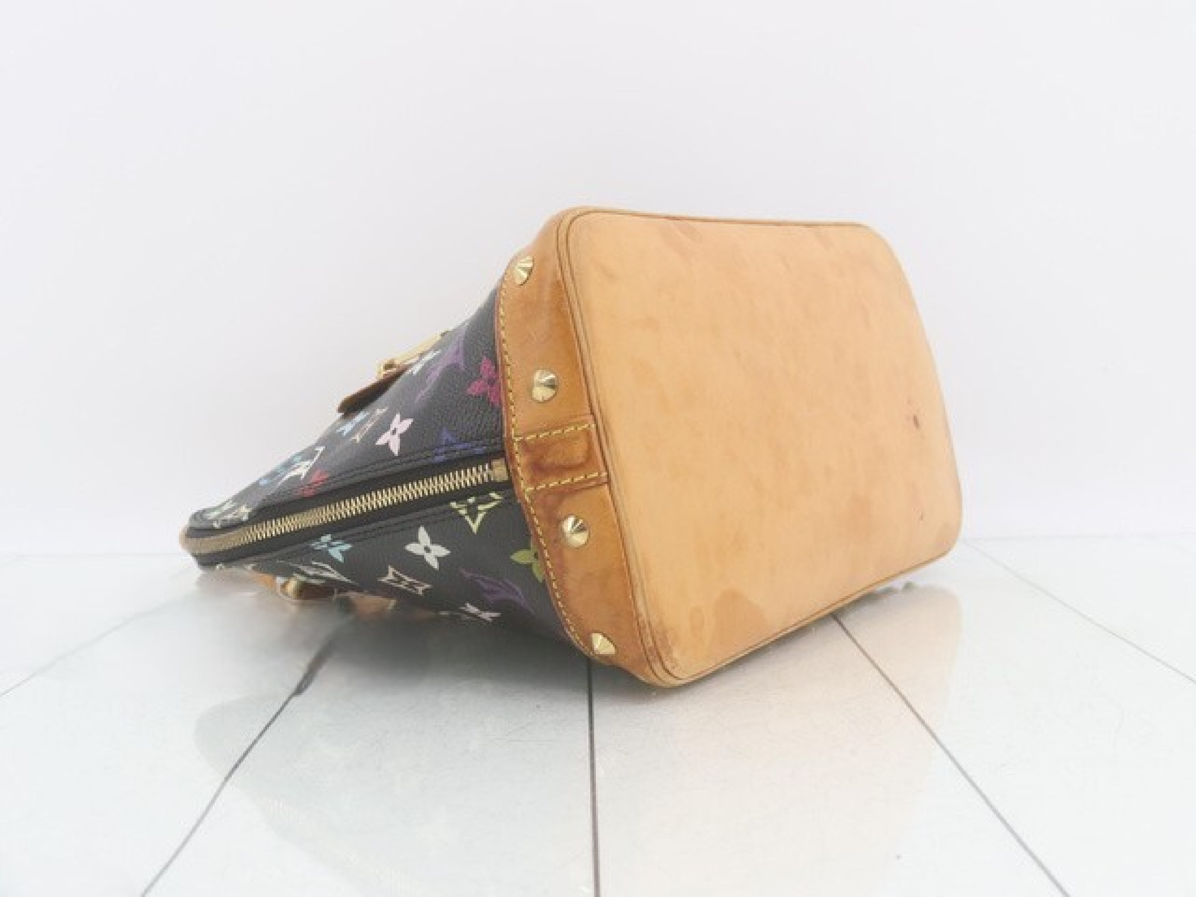 Alma Noir Handbag — view 4