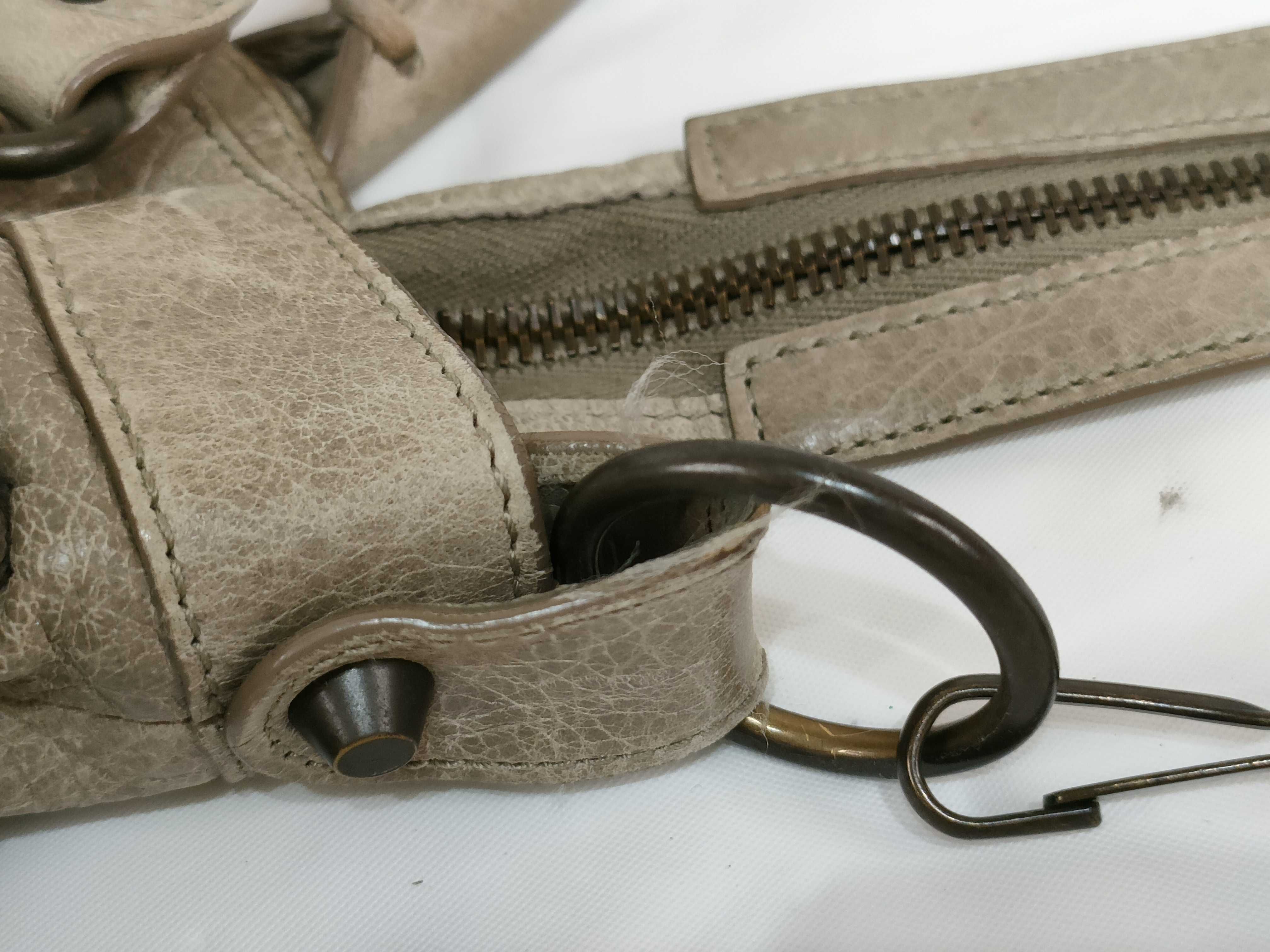 The Town Giant 2-Way Shoulder Bag — view 5