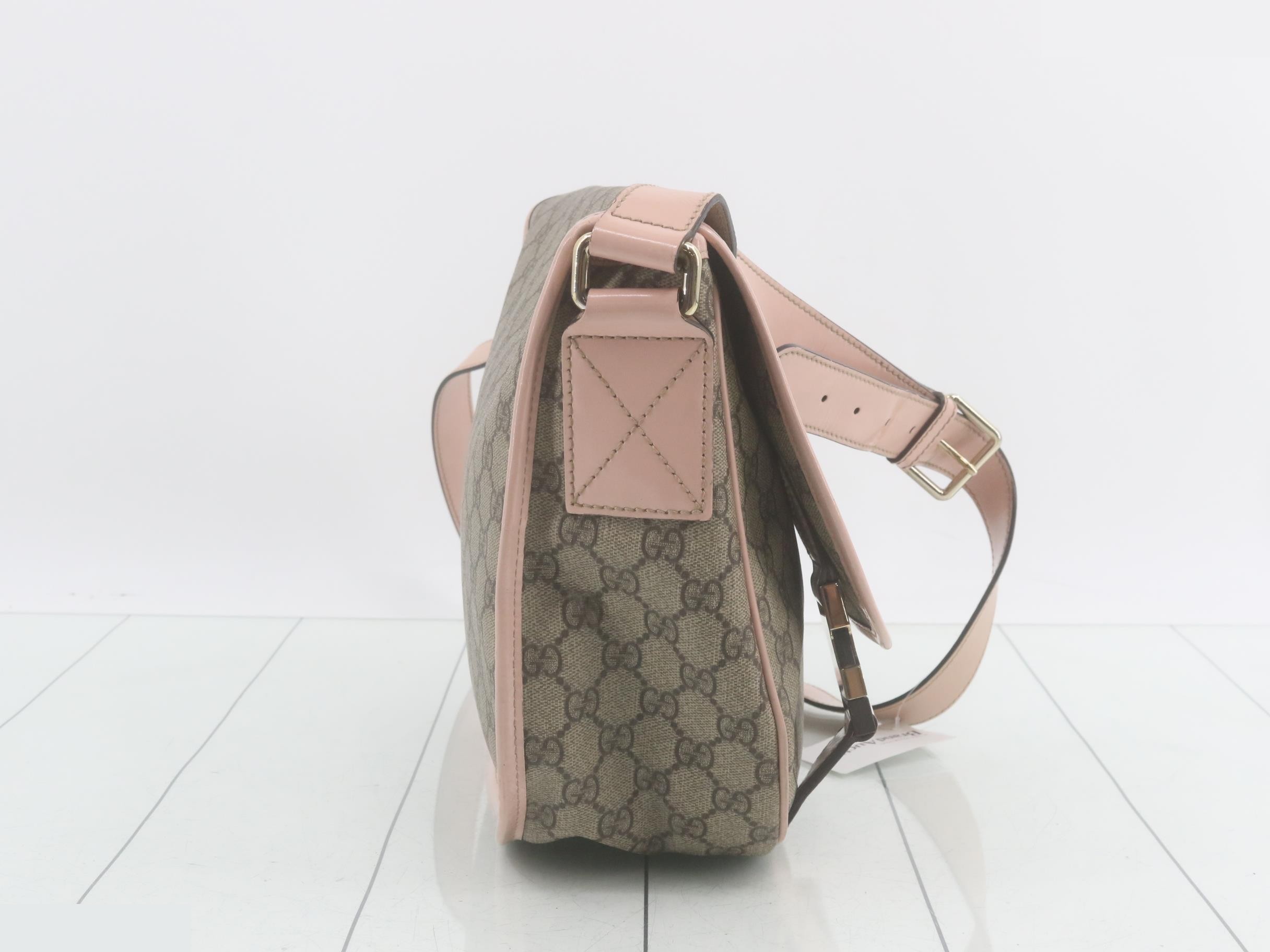 GG Supreme Shoulder Bag — view 4