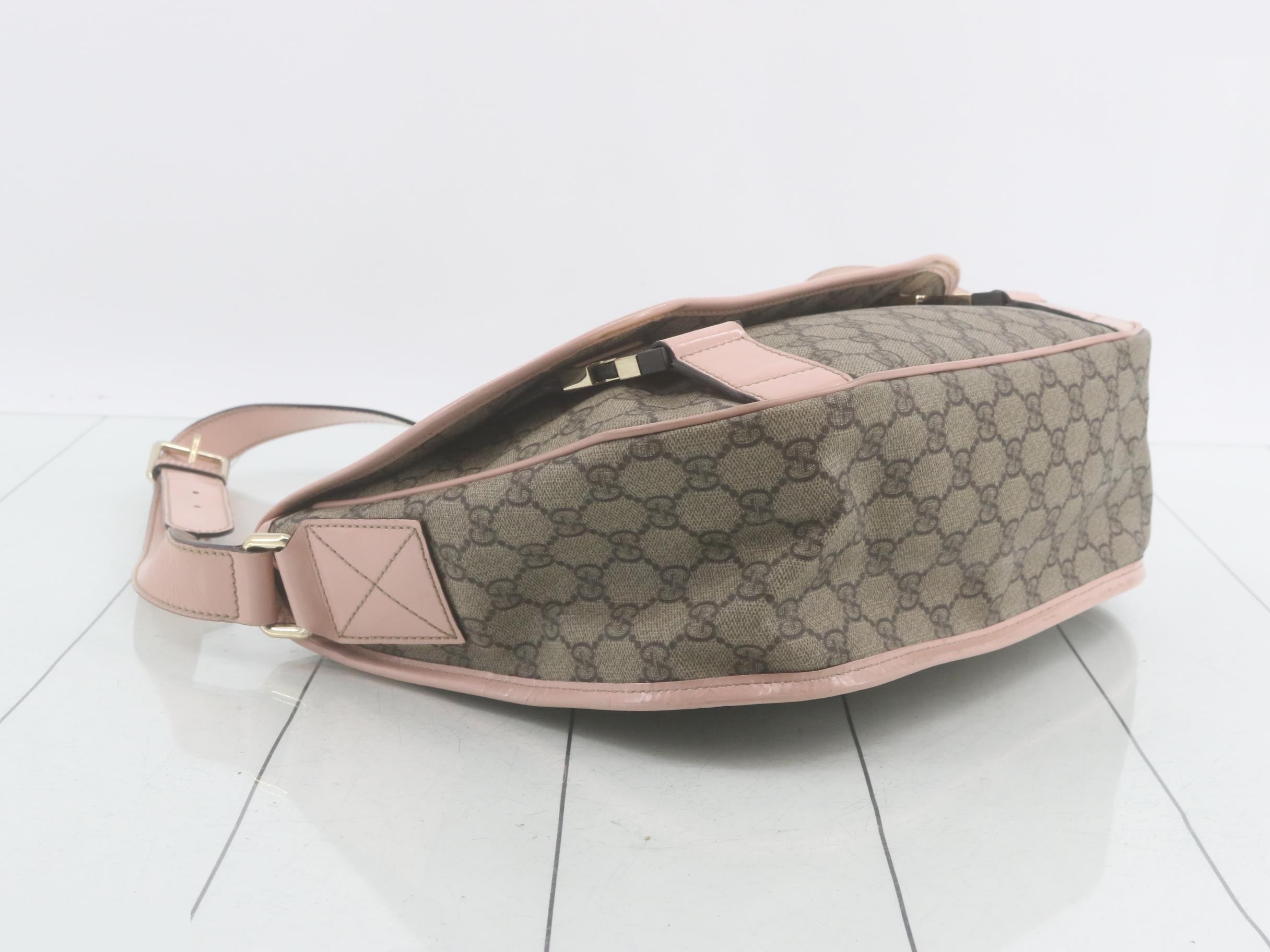 GG Supreme Shoulder Bag — view 5