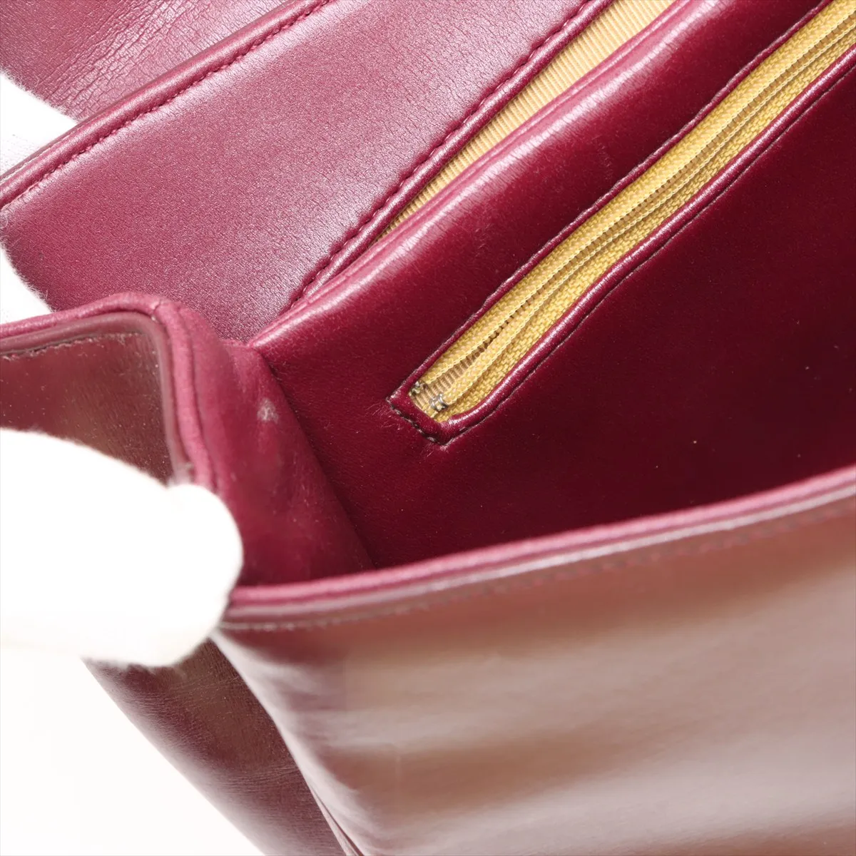 Trotter Leather Shoulder Bag Red — view 14