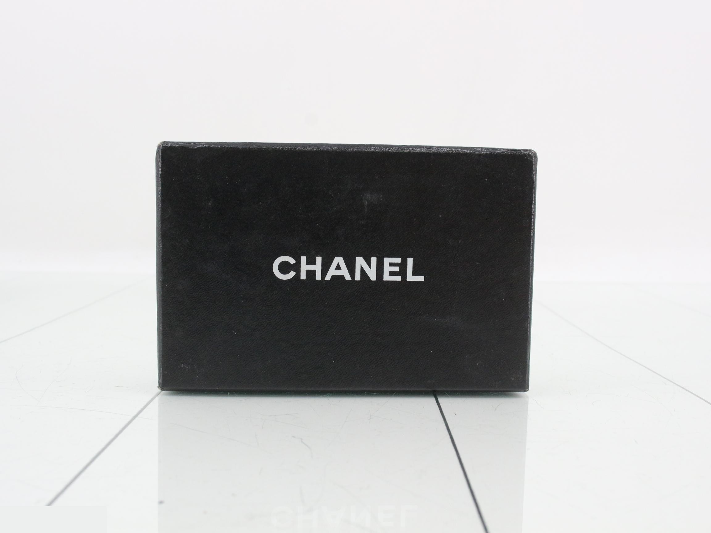 Caviar leather Coco Mark 6-key case — view 5
