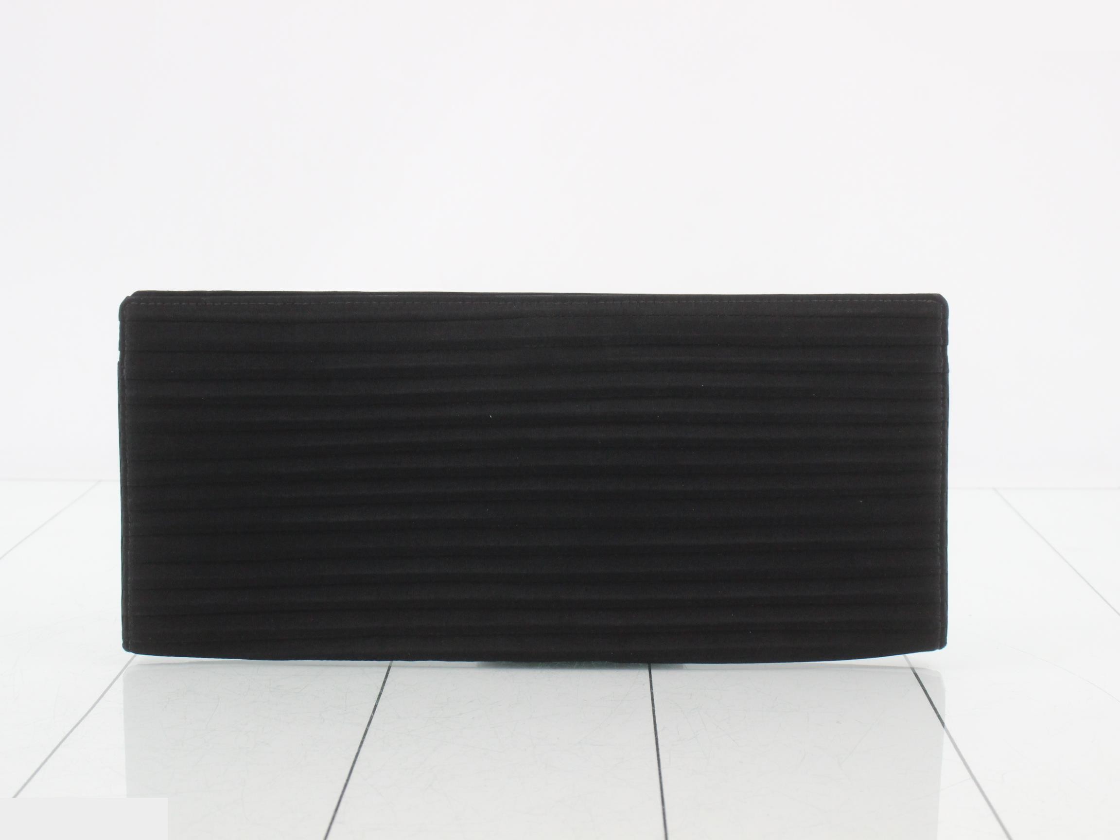 clutch pouch — view 2