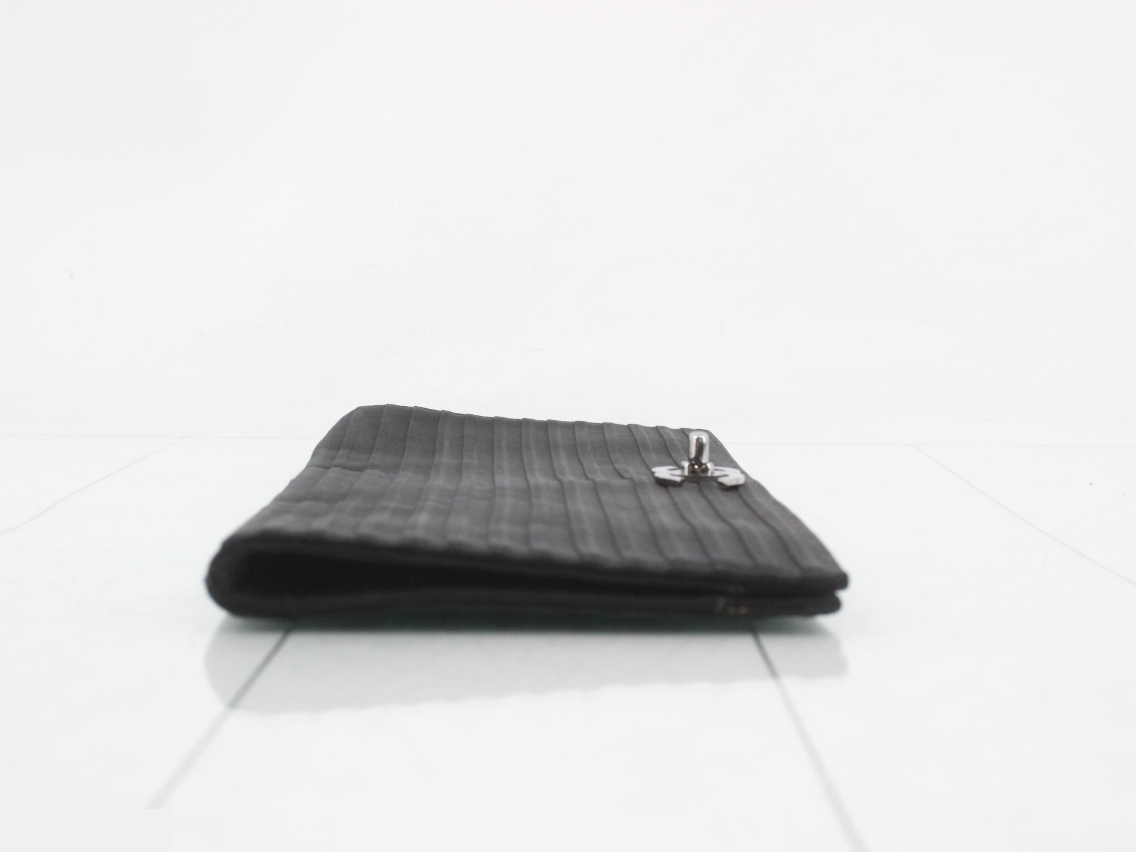 clutch pouch — view 3