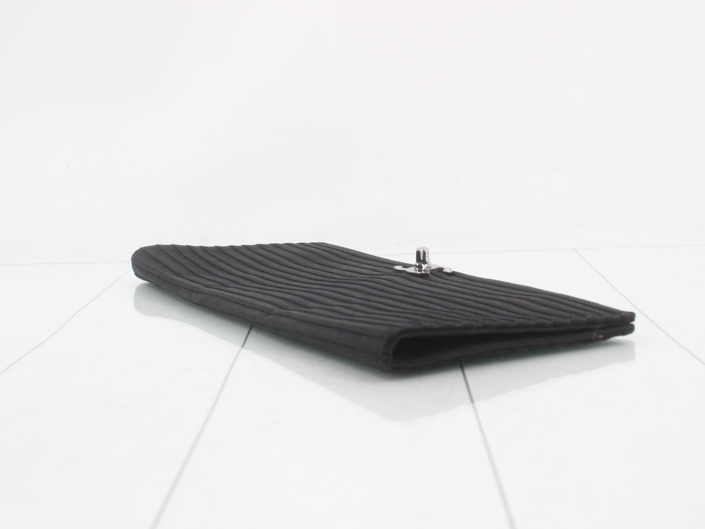 clutch pouch — view 6