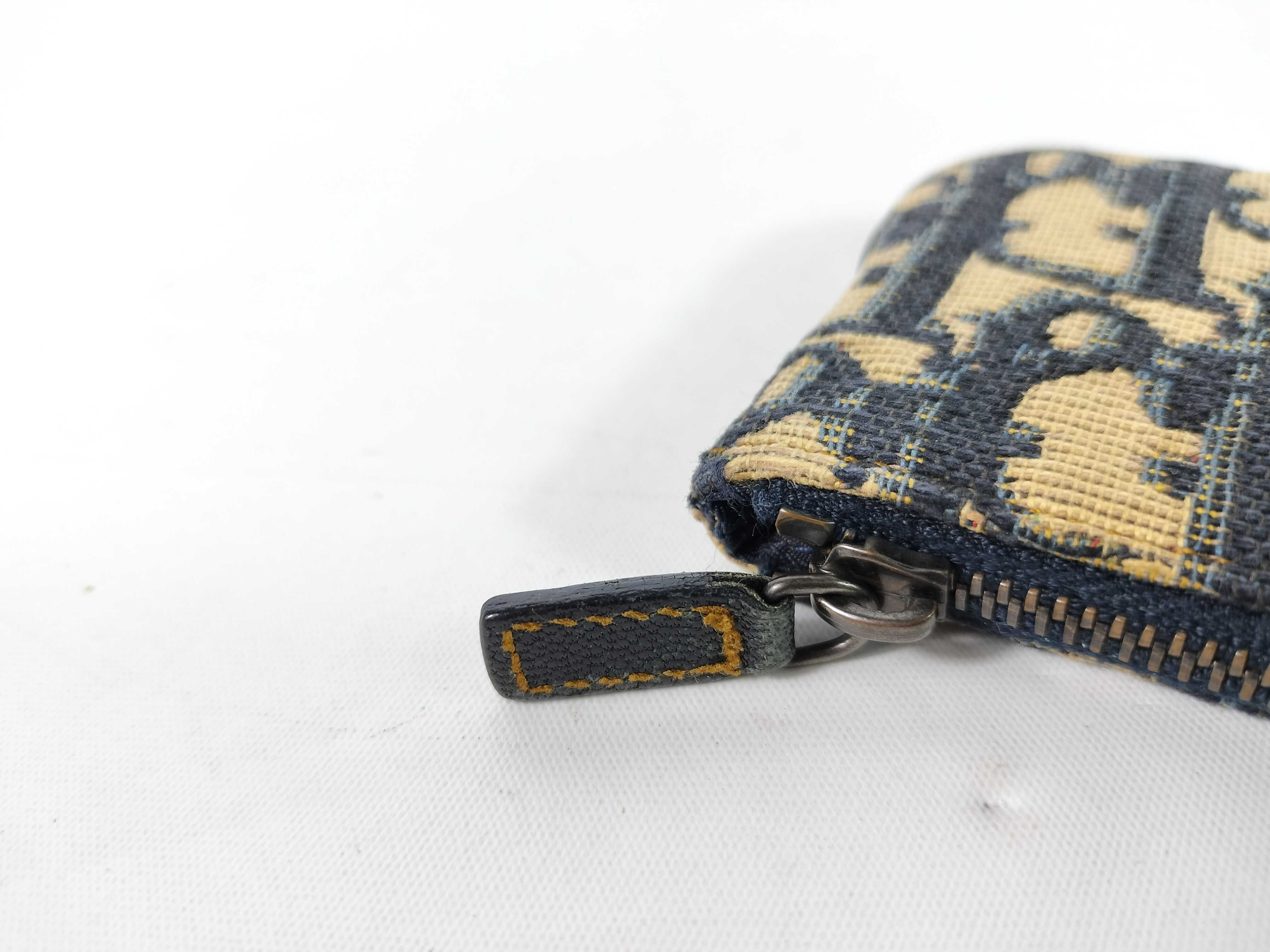 coin case — view 6