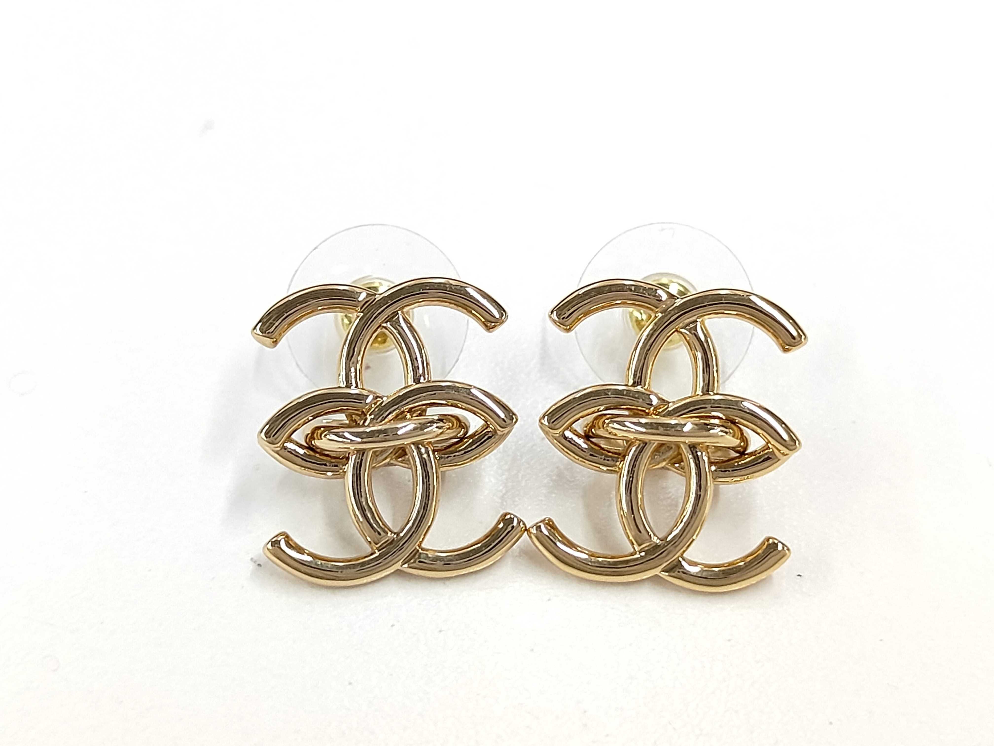 Earrings B26A Earrings