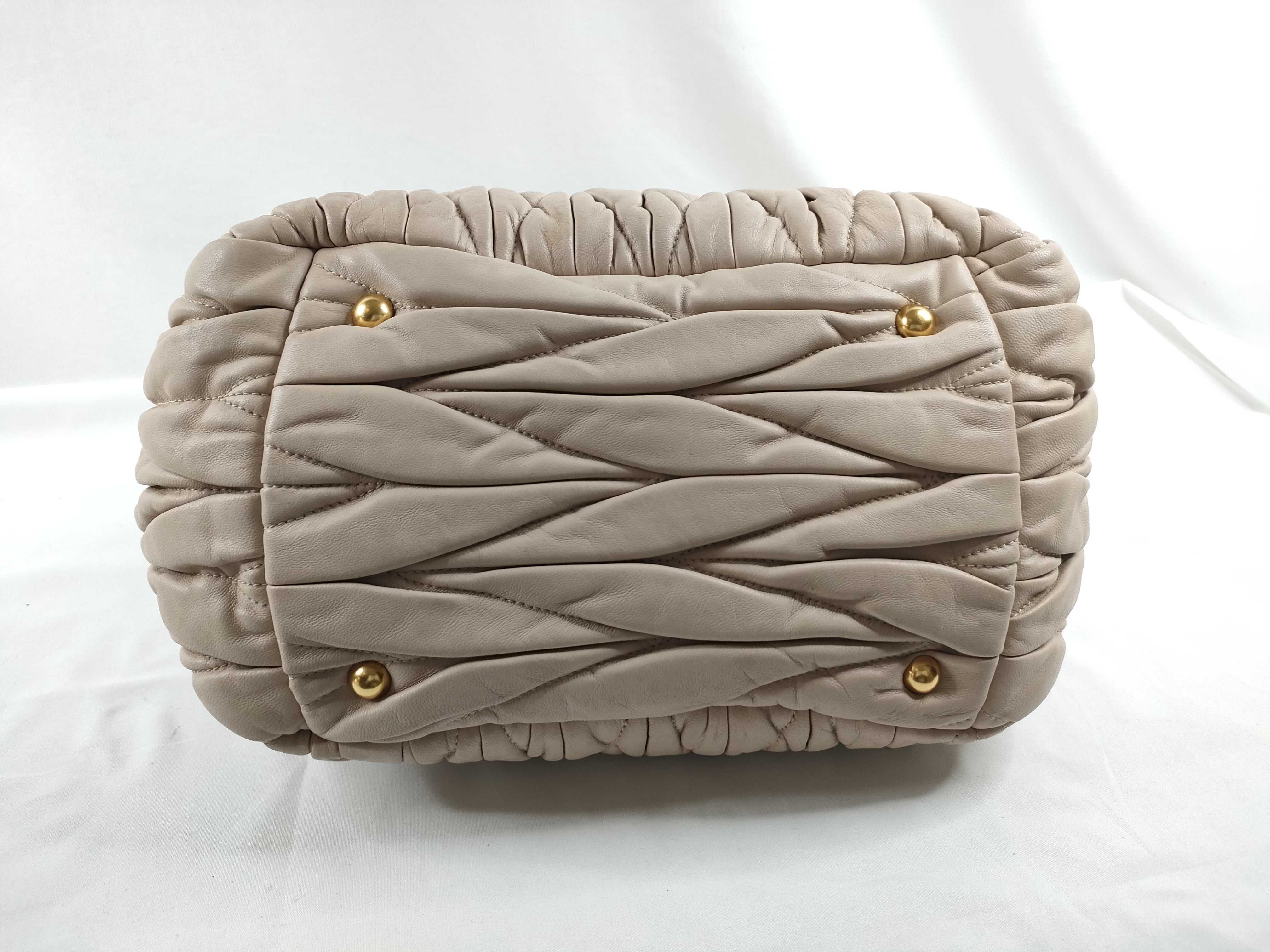 SG- Matelassé Leather 2-Way Handbag Pink — view 4