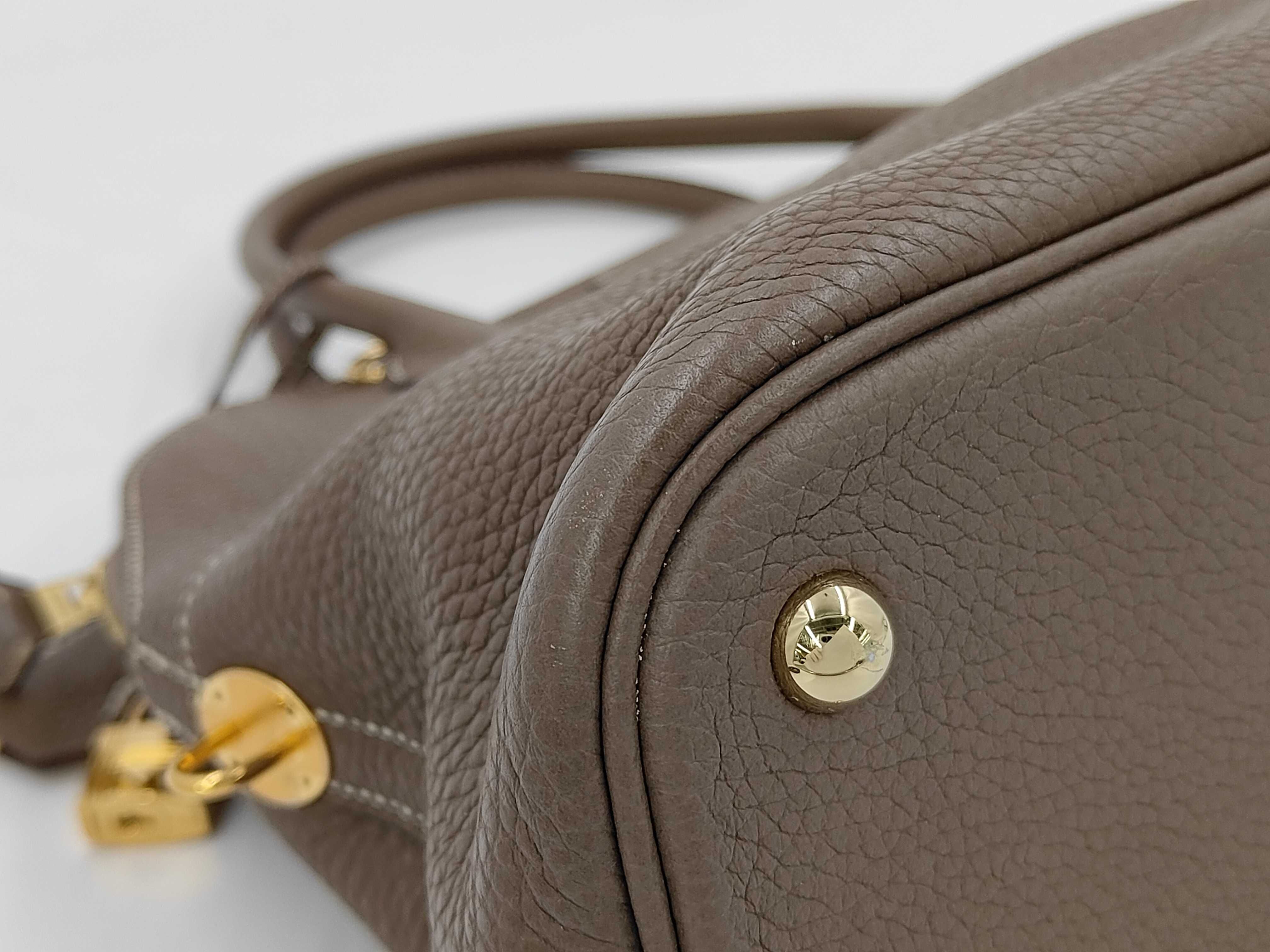 Bolide 31 2-way handbag, Taurillon Clemence leather, Etoupe color, gold hardware, tote bag — view 6