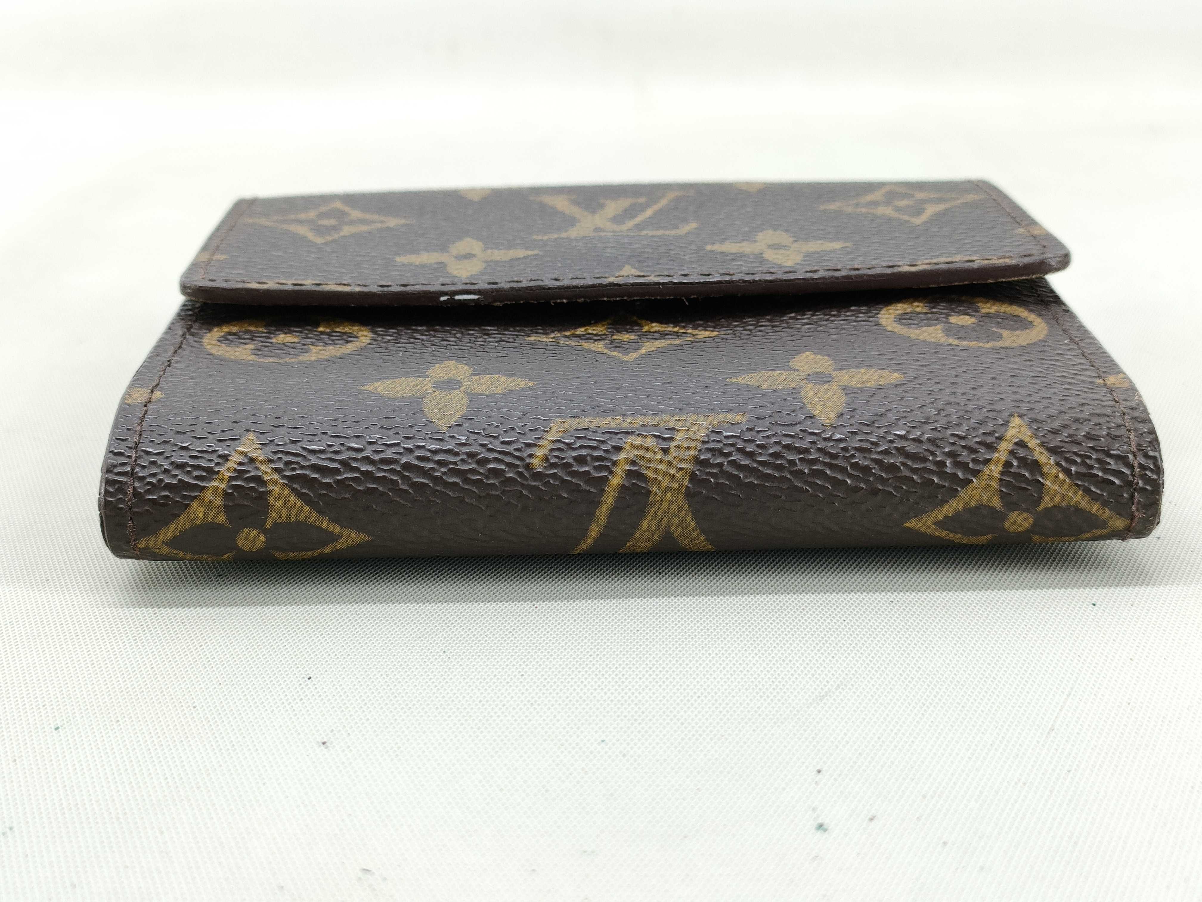 Monogram LV Wallet, Double Snap Closure — view 4