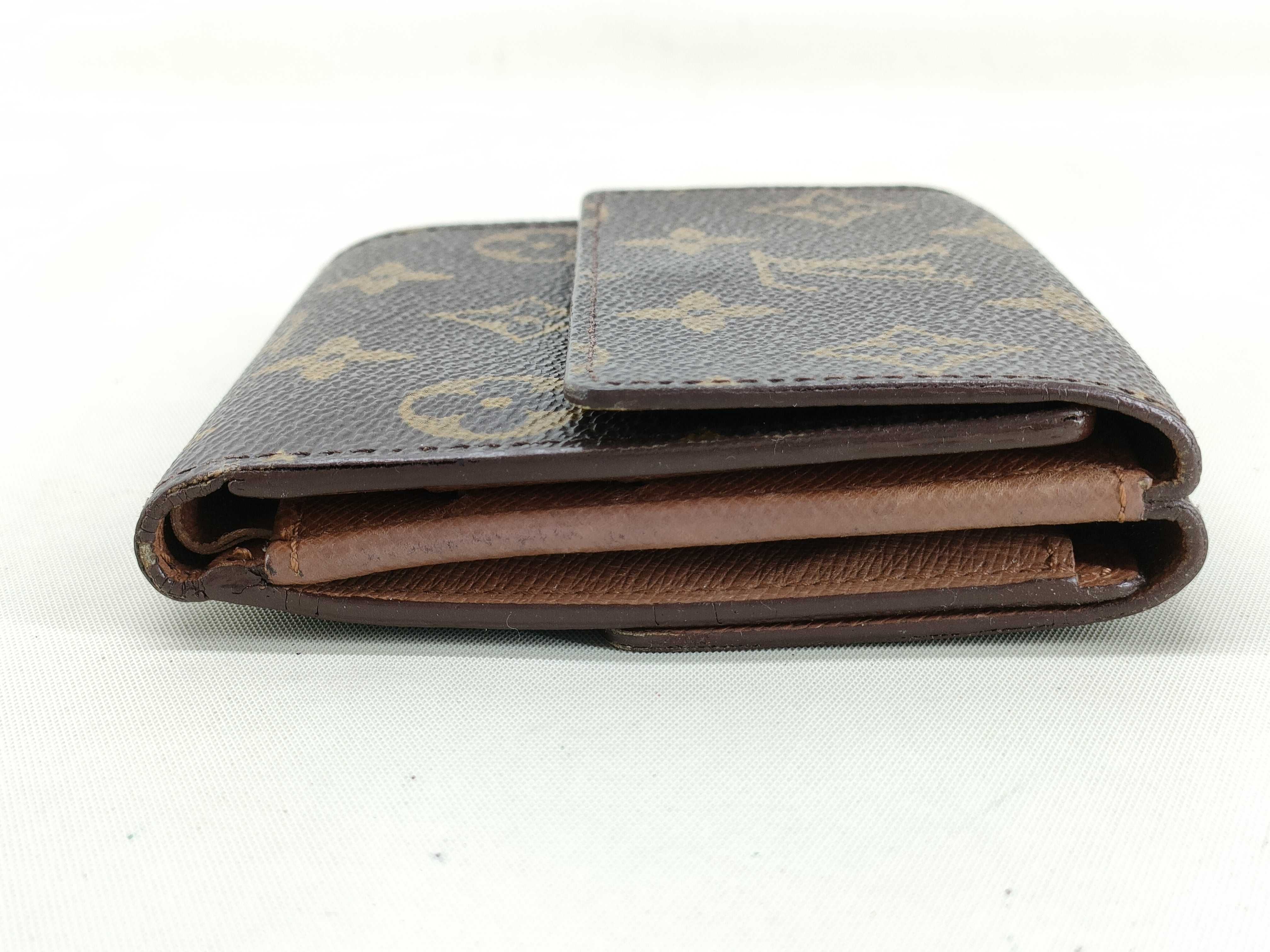 Monogram LV Wallet, Double Snap Closure — view 5