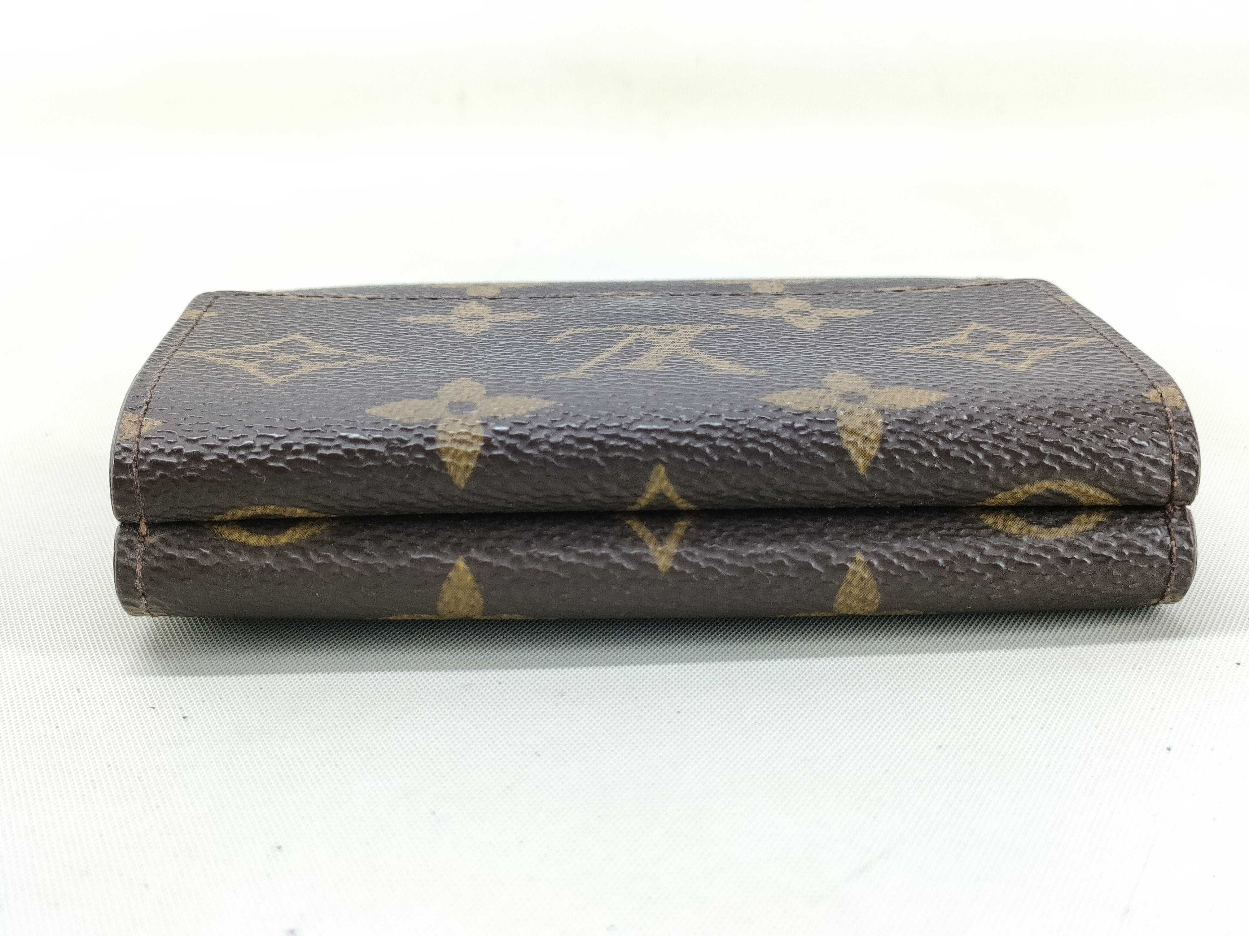 Monogram LV Wallet, Double Snap Closure — view 6