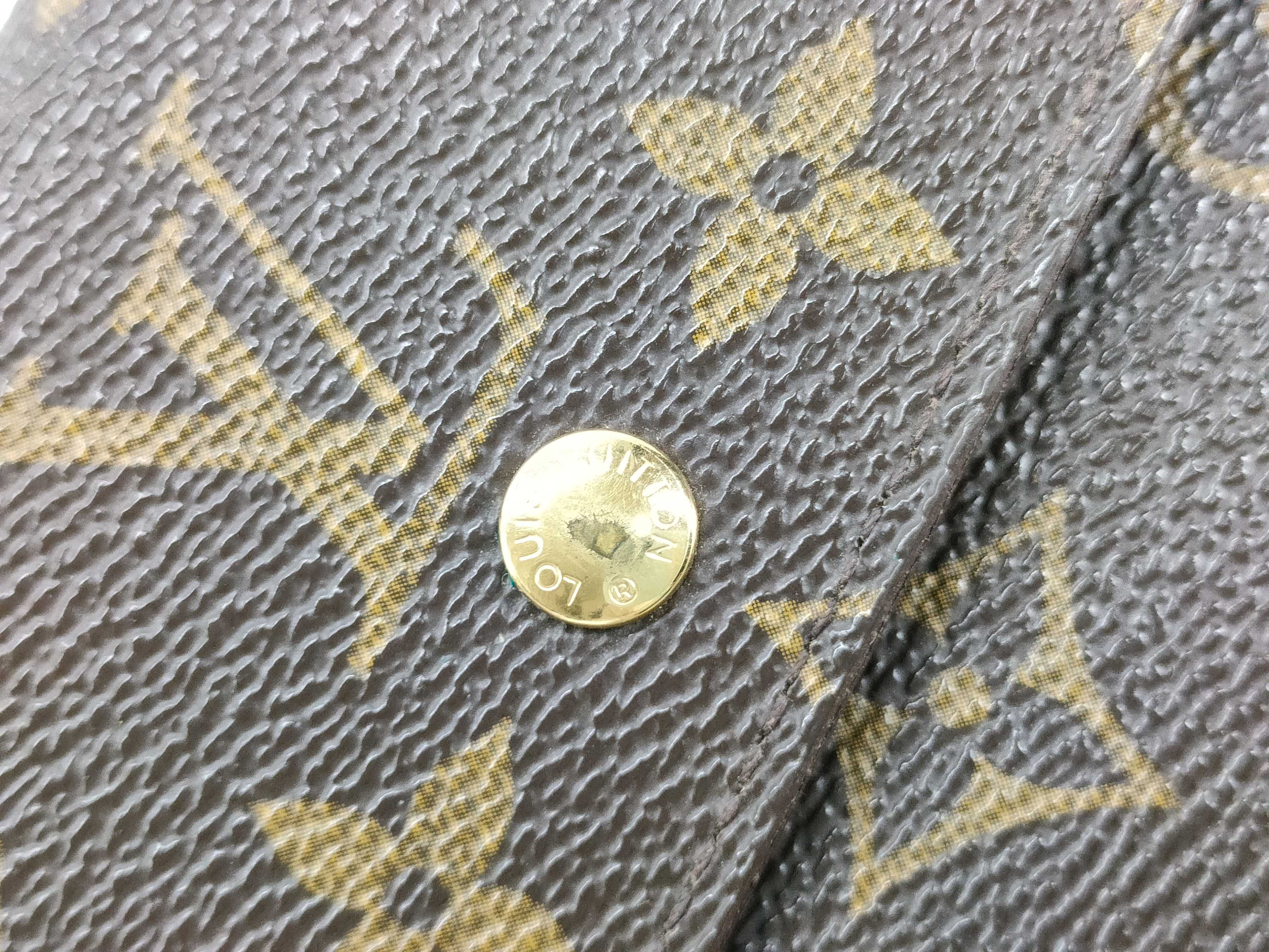 Monogram LV Wallet, Double Snap Closure — view 9