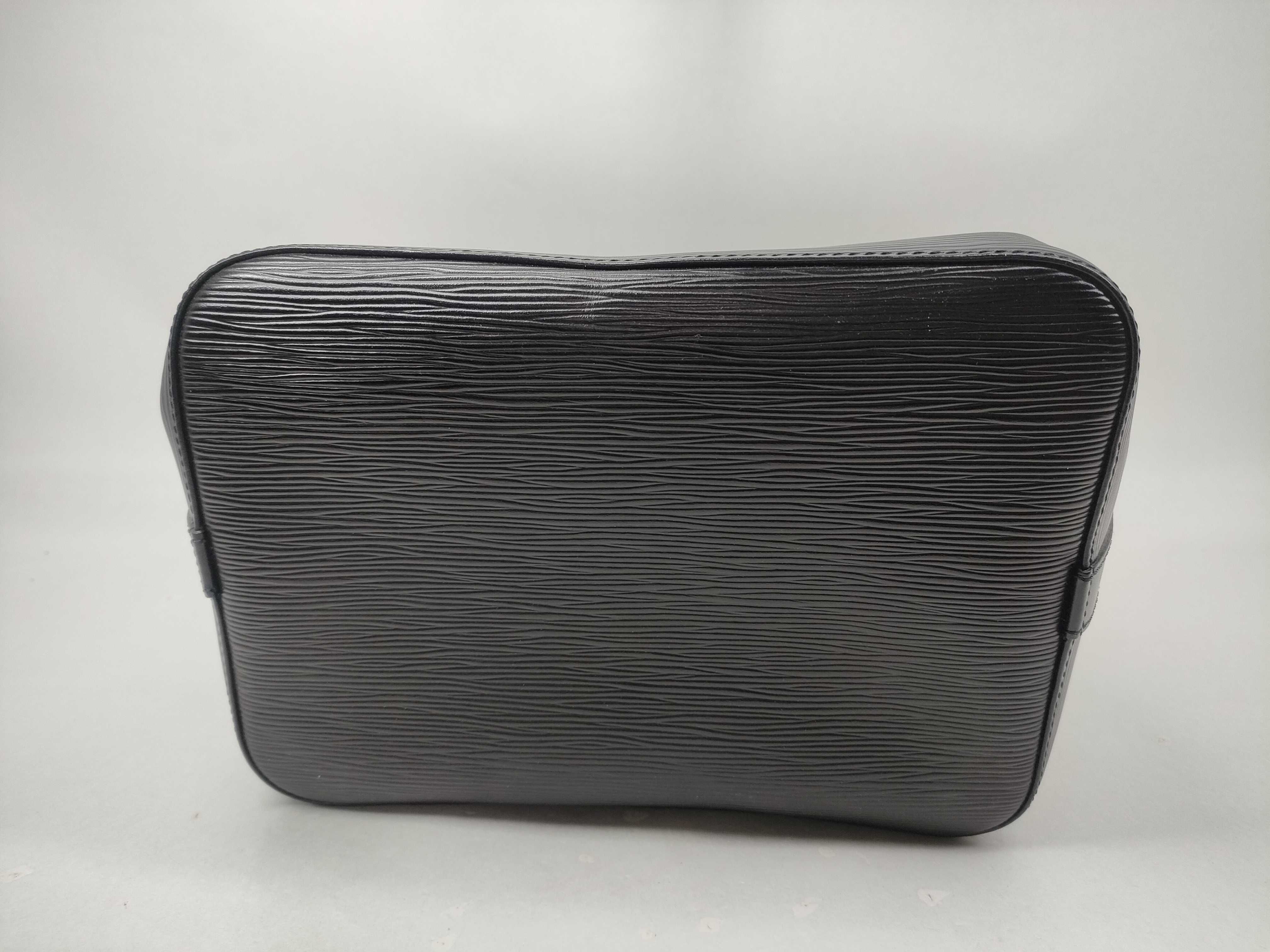 Epi Petit Noé Black Shoulder Bag — view 3