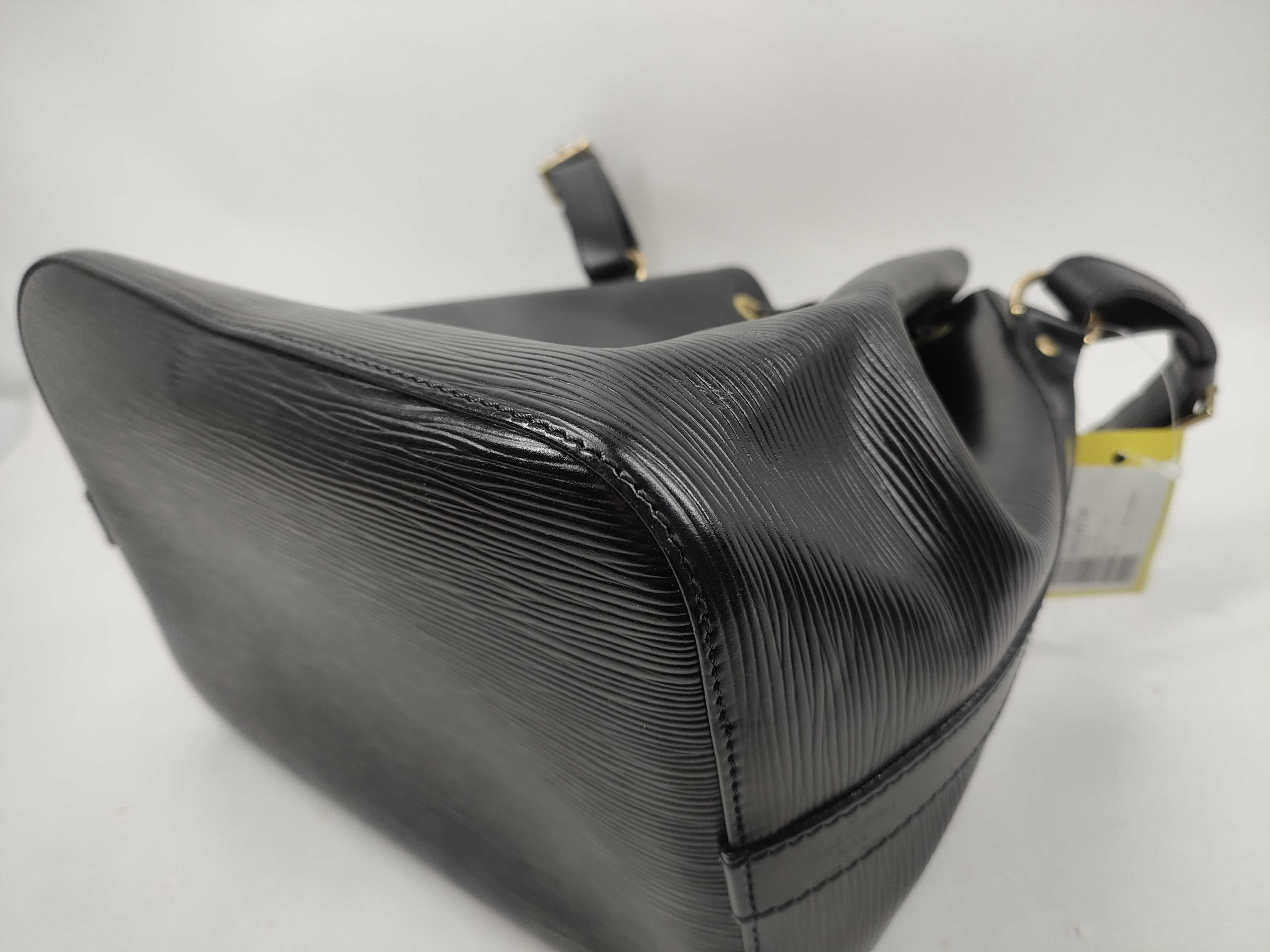 Epi Petit Noé Black Shoulder Bag — view 4
