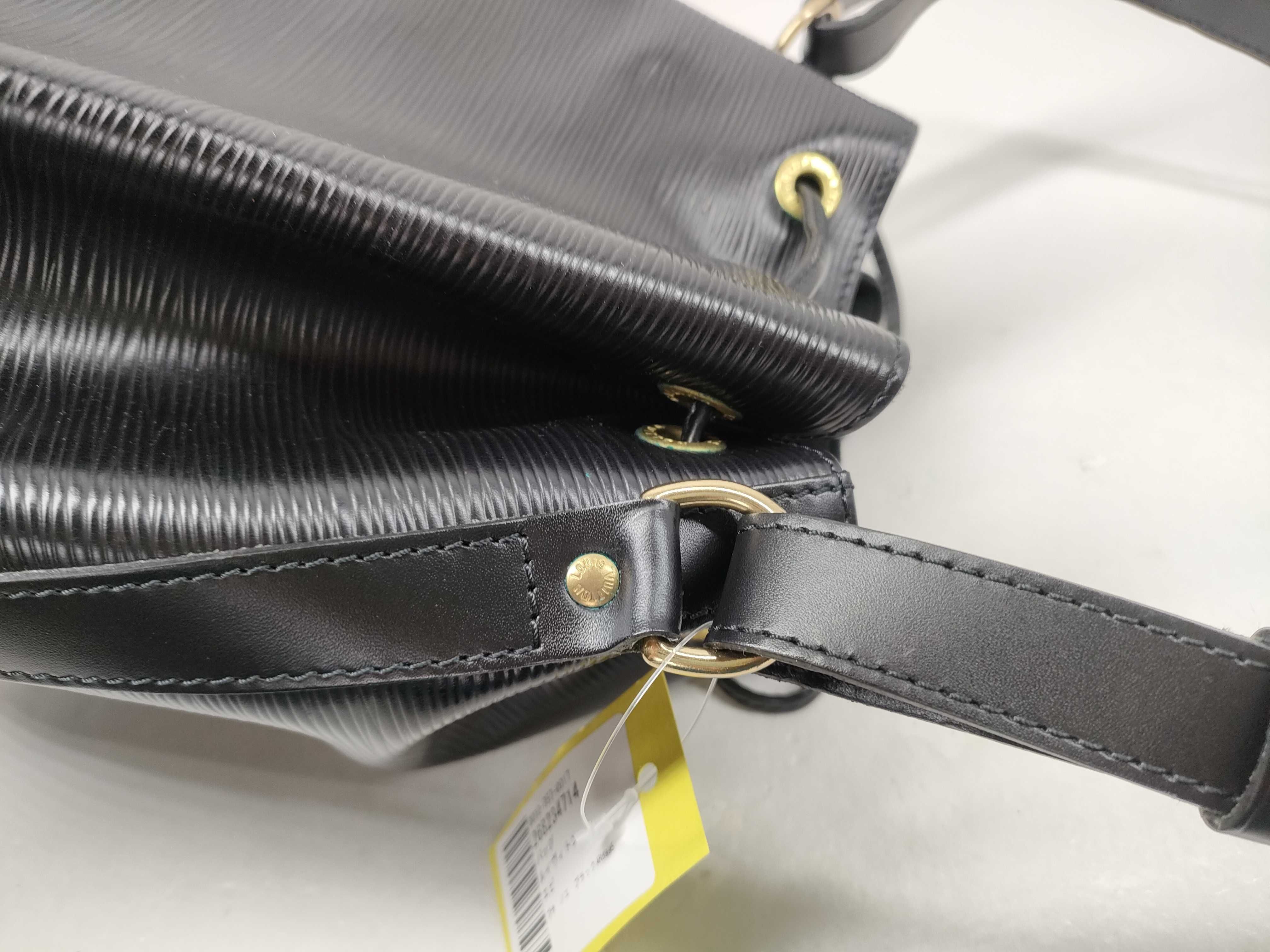 Epi Petit Noé Black Shoulder Bag — view 6
