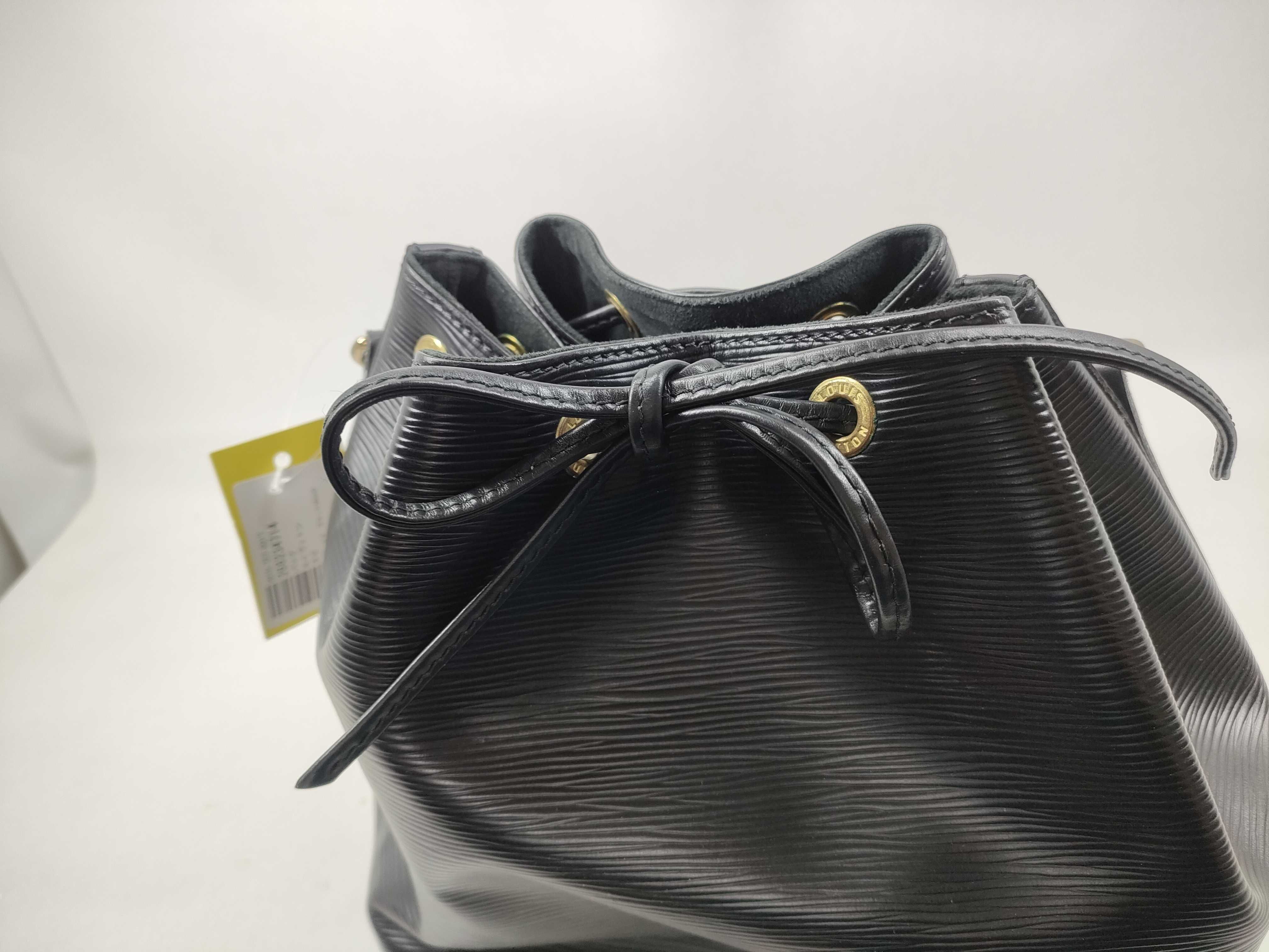 Epi Petit Noé Black Shoulder Bag — view 9