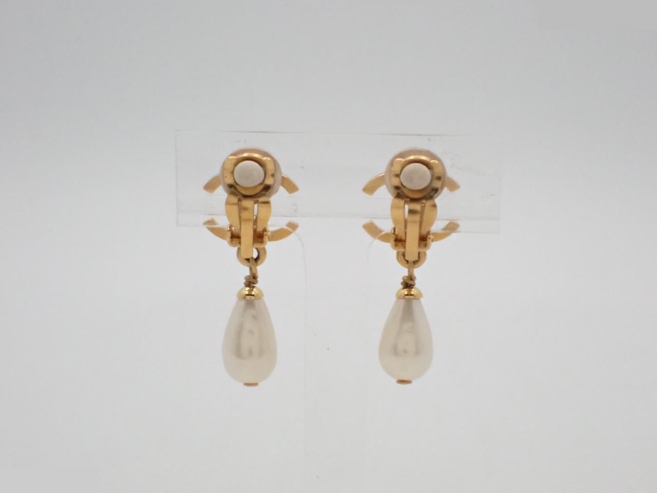 Gold earrings — view 2