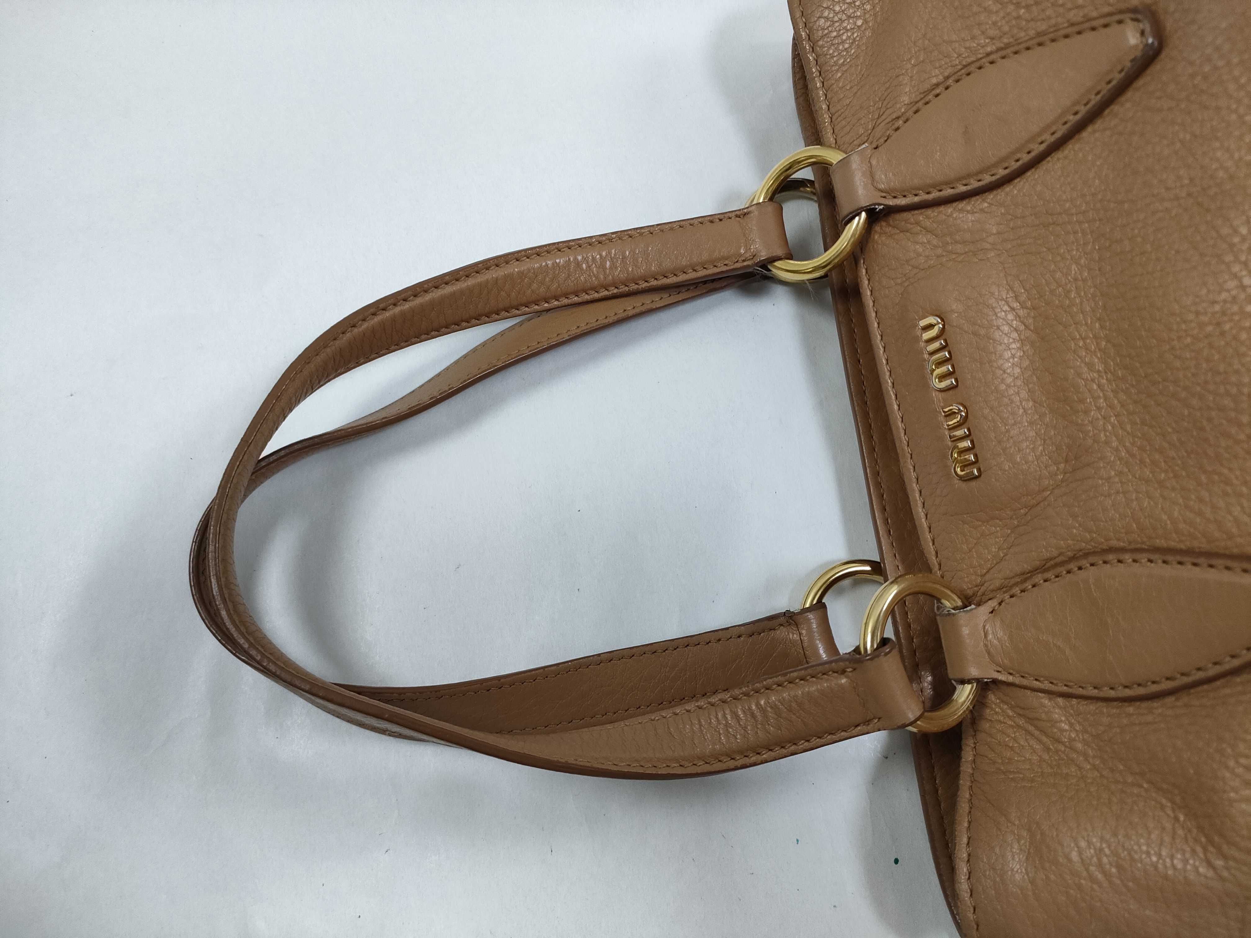 Vitello Daino Calfskin Tote Shoulder Bag — view 3