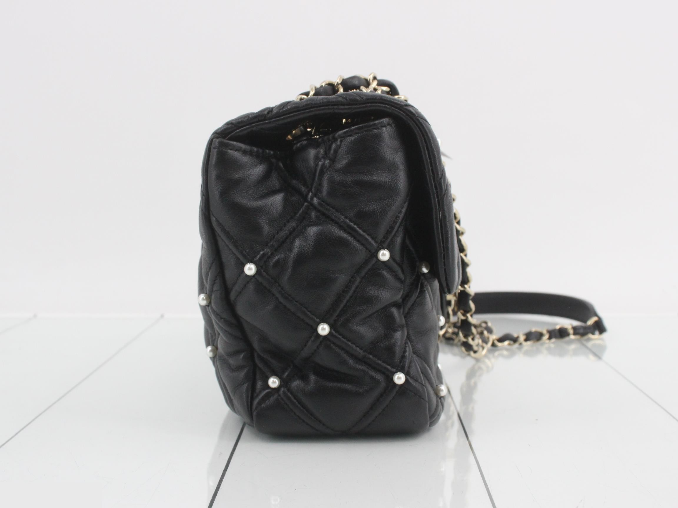 Matelassé Pearl Chain Shoulder Bag, Series 27 — view 4