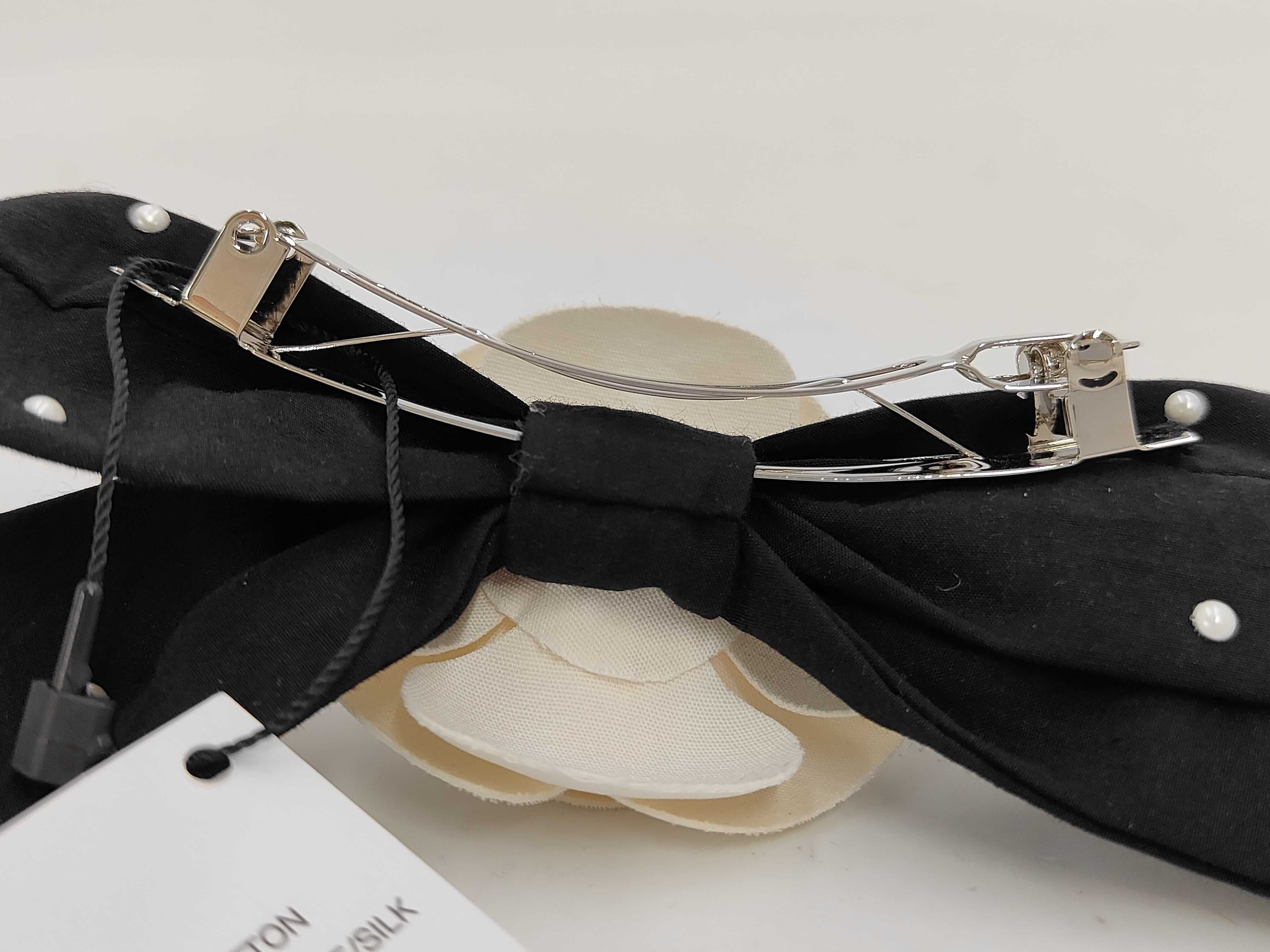 25C Camellia Pearl Coco Mark Ribbon Barrette Black x White Hair Accessory — view 4