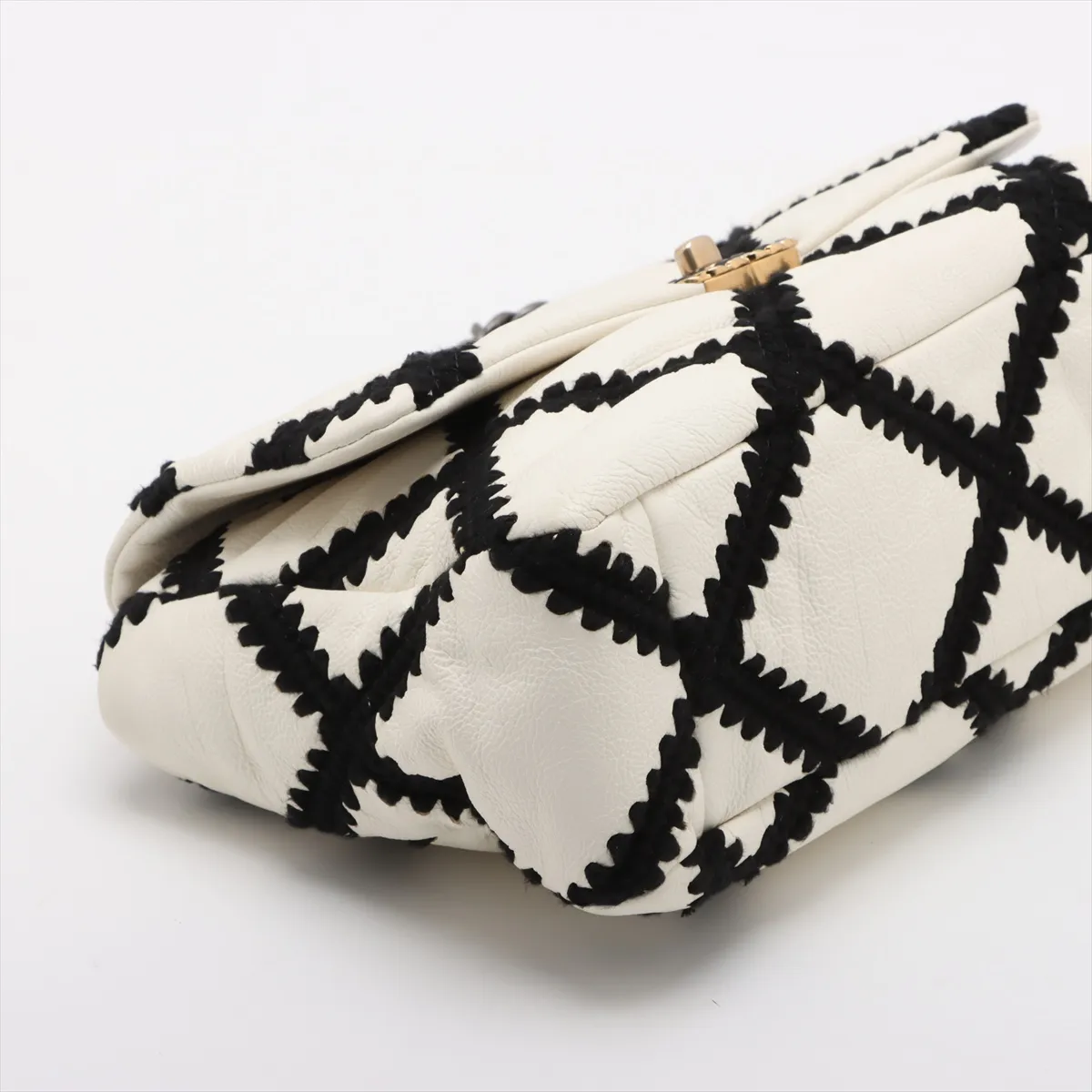 19 Large Leather Chain Shoulder Bag White x Black Gold x Silver Hardware 30921735 30s AS1161 — view 4