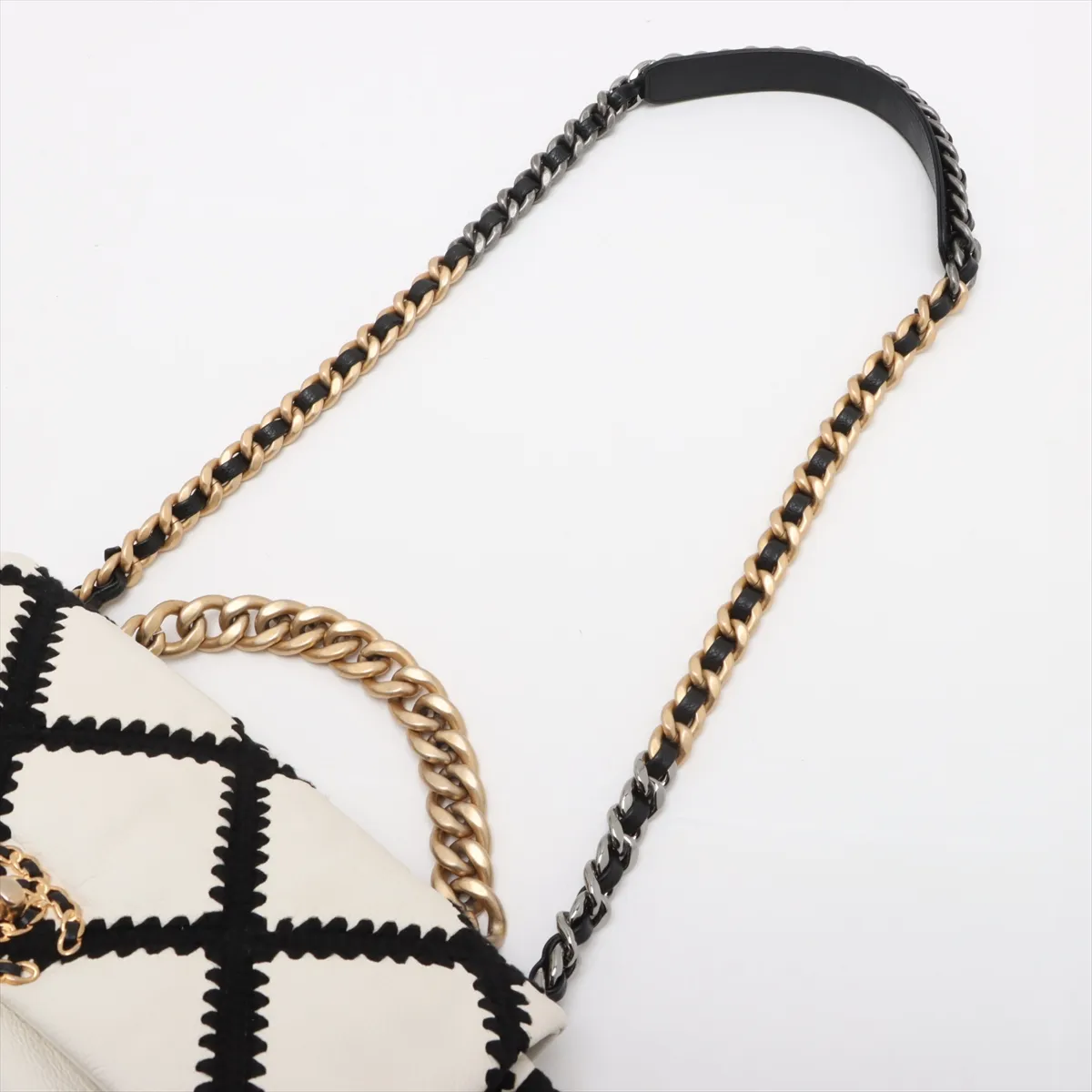 19 Large Leather Chain Shoulder Bag White x Black Gold x Silver Hardware 30921735 30s AS1161 — view 7
