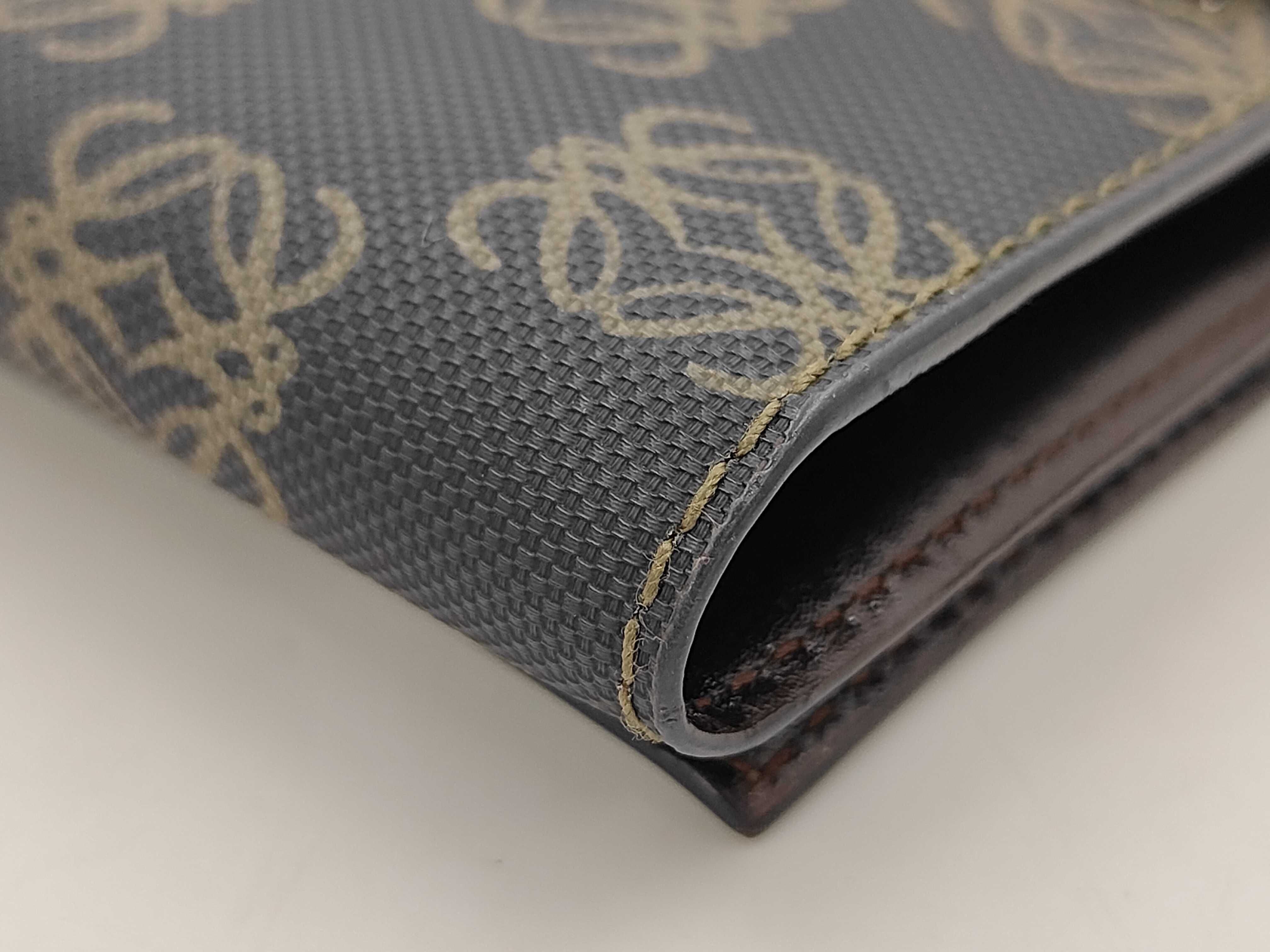 wallet — view 2