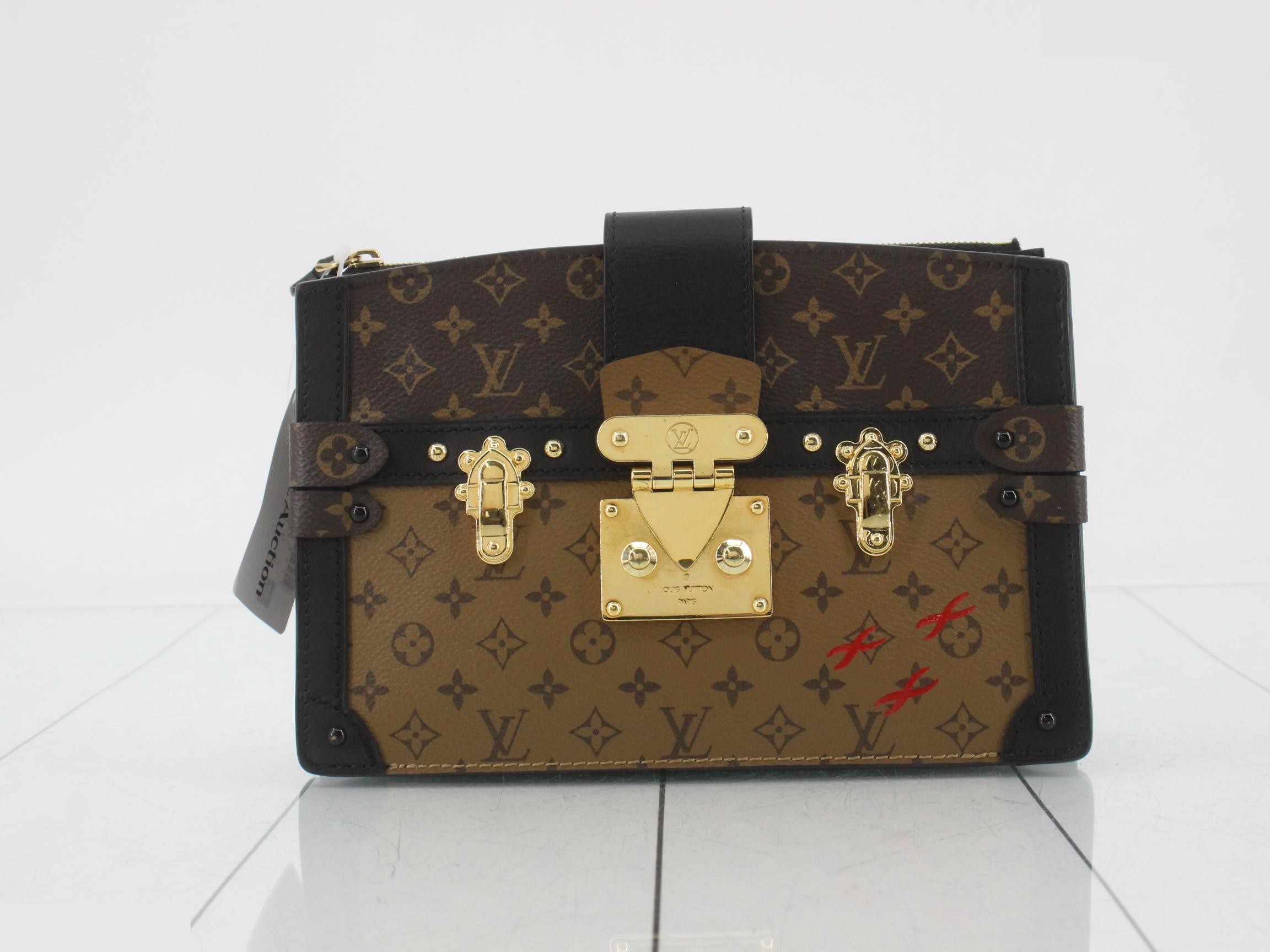 Trunk Shoulder Bag