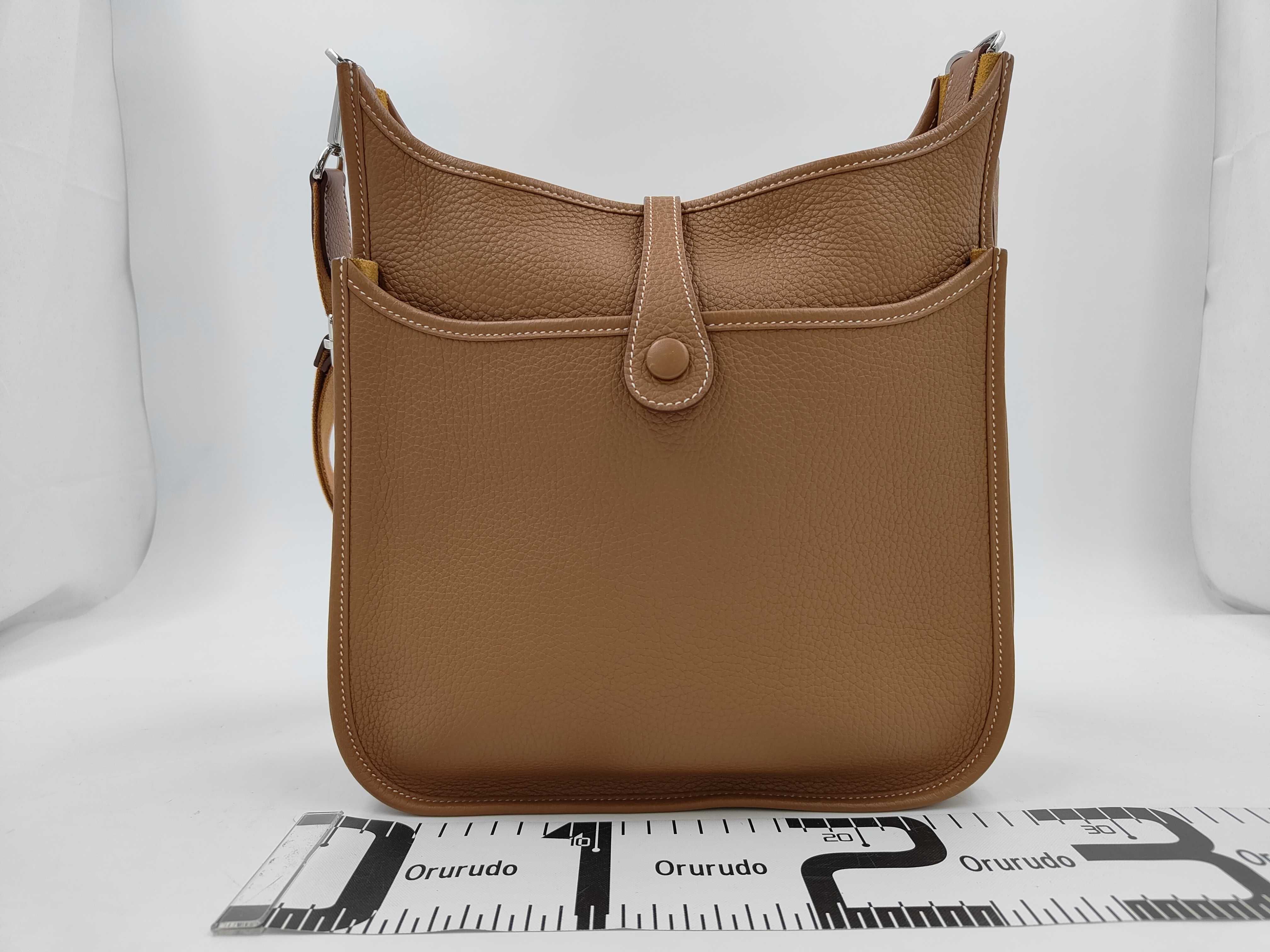 Evelyne 3PM Taurillon leather, gold, silver hardware, K stamp, shoulder bag — view 2