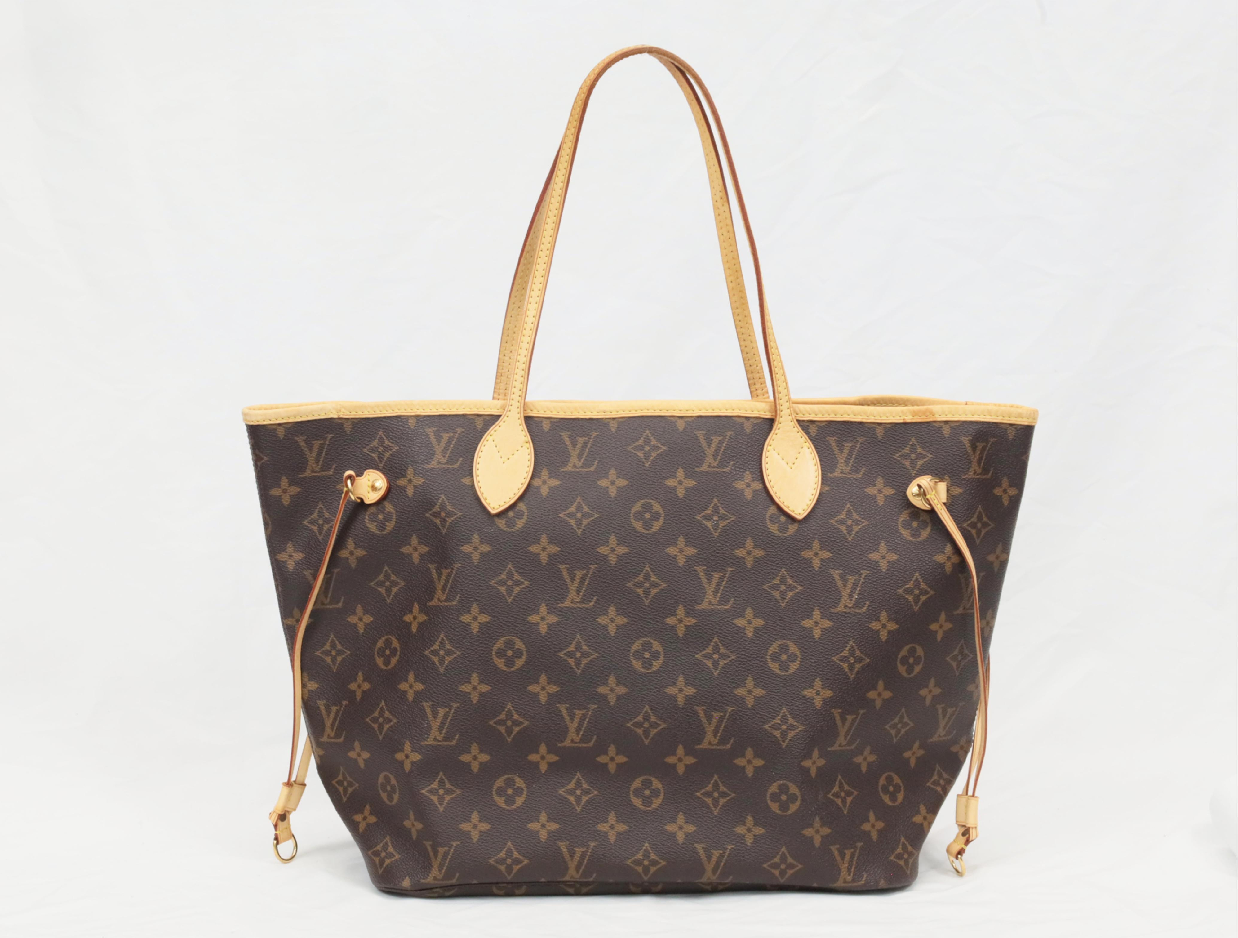 Neverfull MM Shoulder Bag