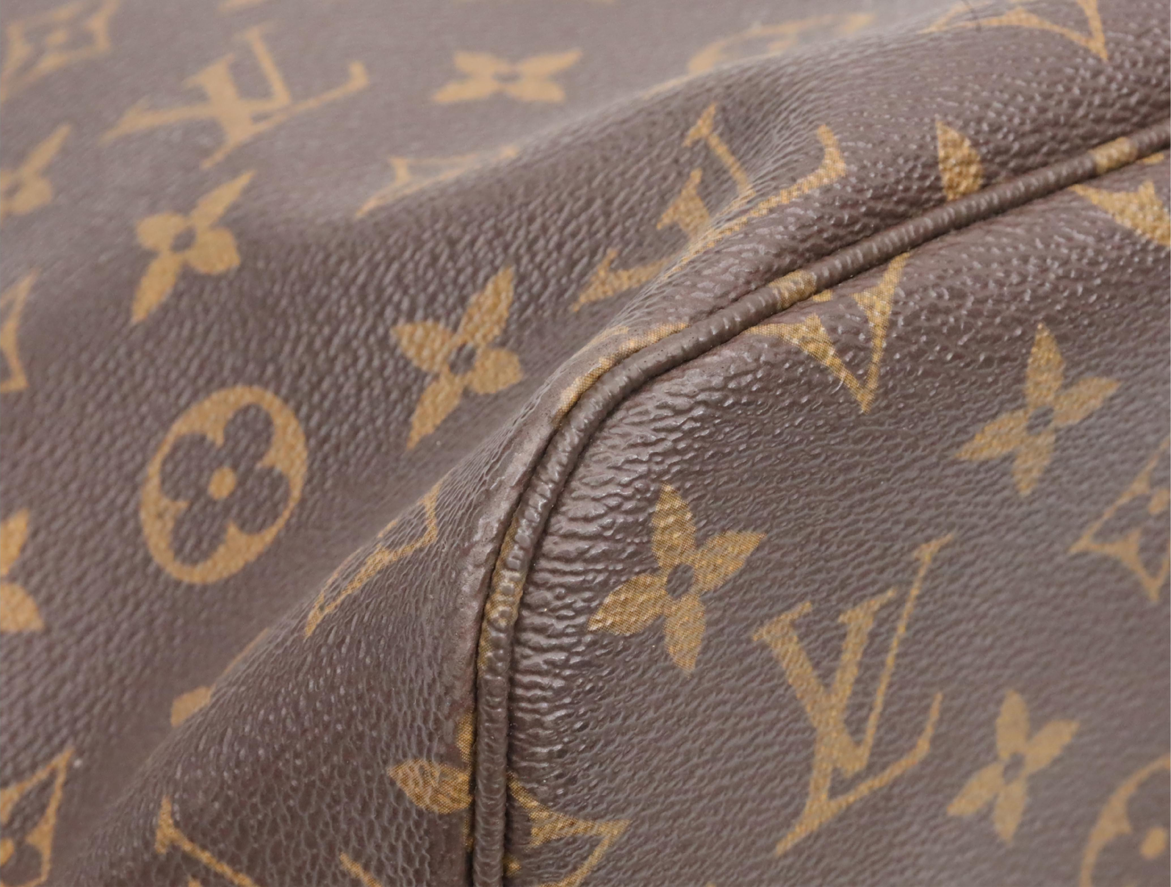 Neverfull MM Shoulder Bag — view 4