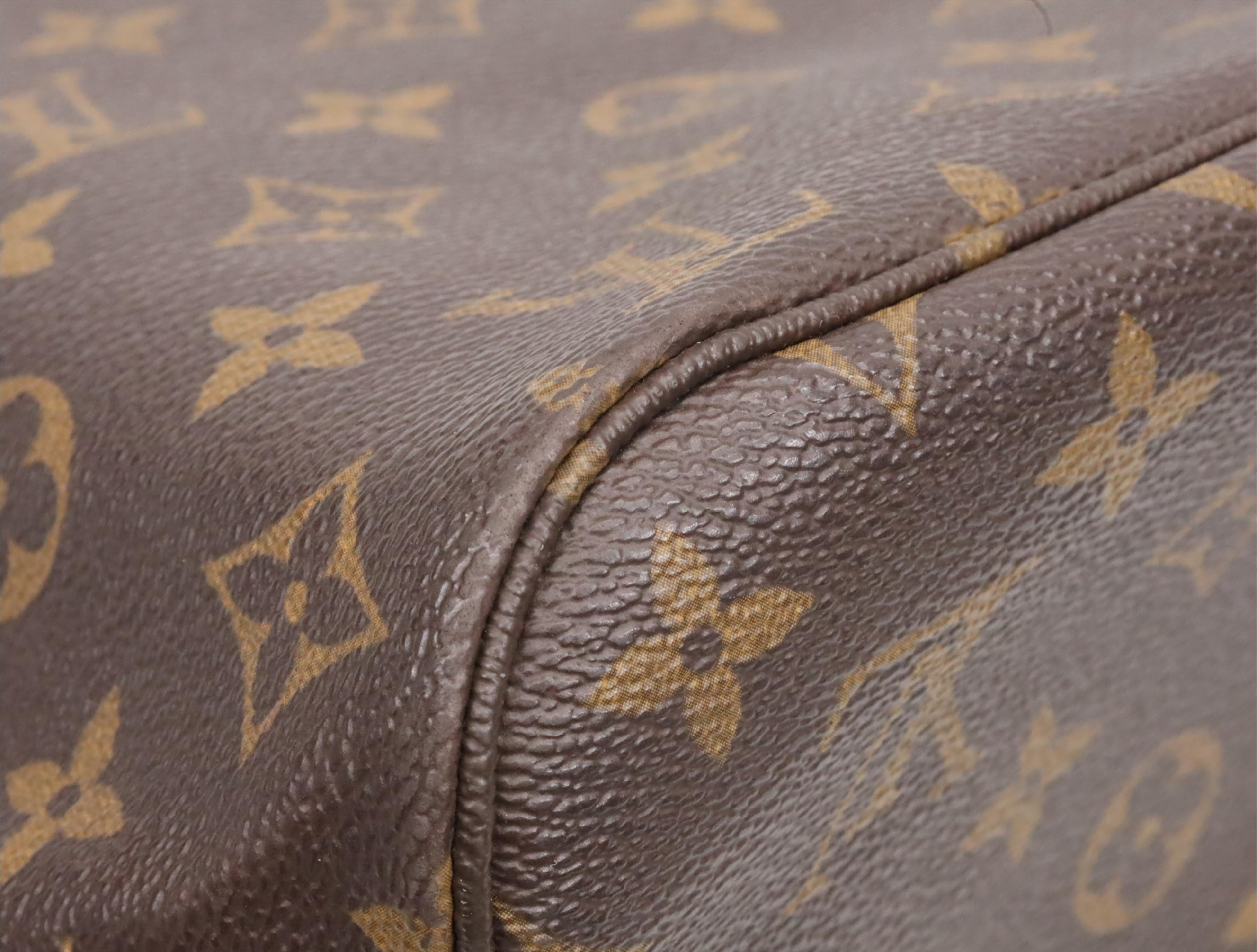 Neverfull MM Shoulder Bag — view 7