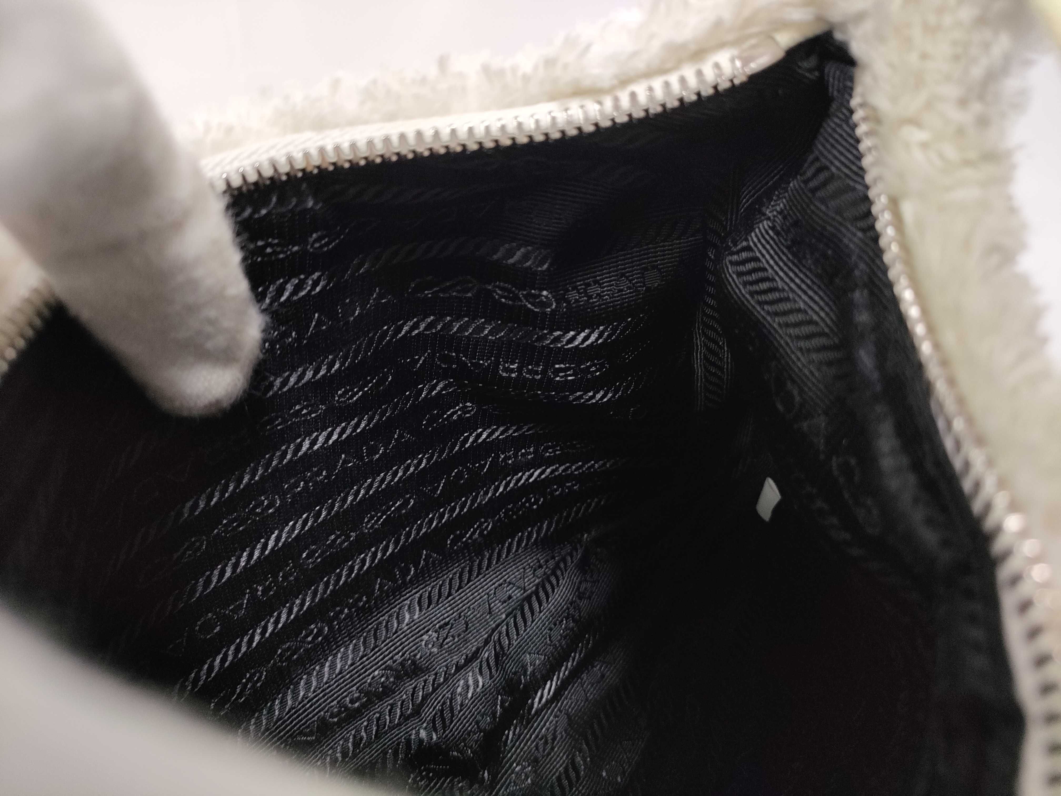 Re EDITION Handbag, Terry Cloth, with Dust Bag and Charm. — view 12