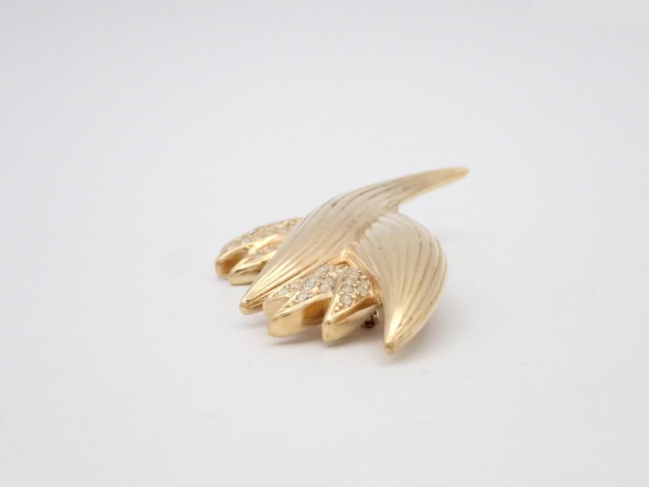 brooch — view 3