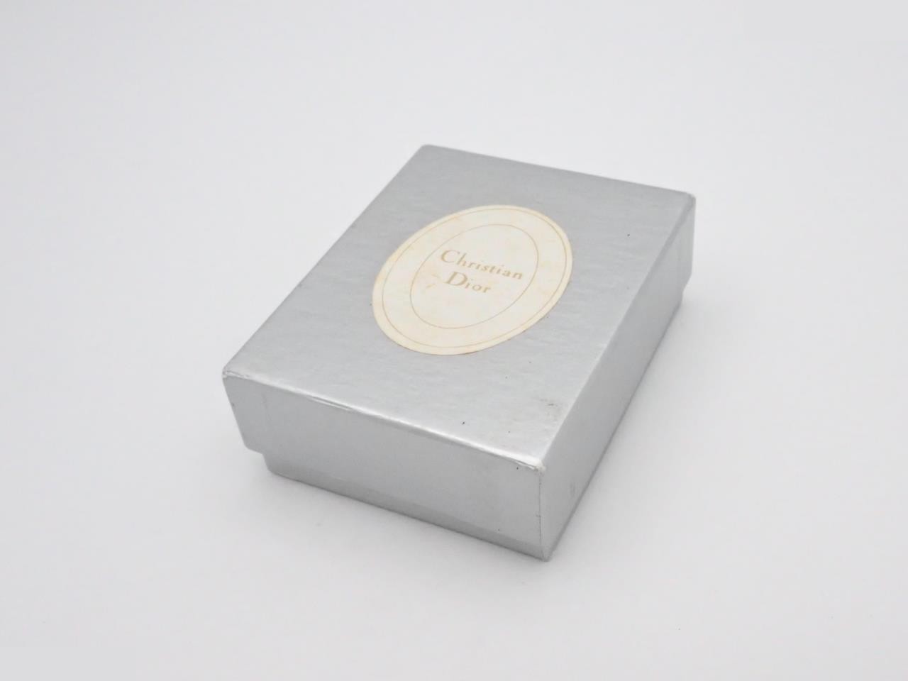 brooch — view 4