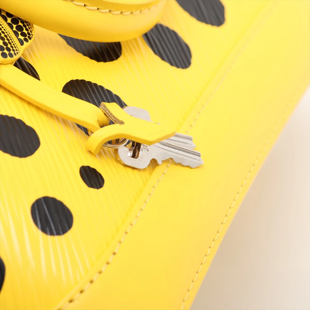 x Yayoi Kusama Epi Alma BB M21700 Yellow (RFID detected) — view 11