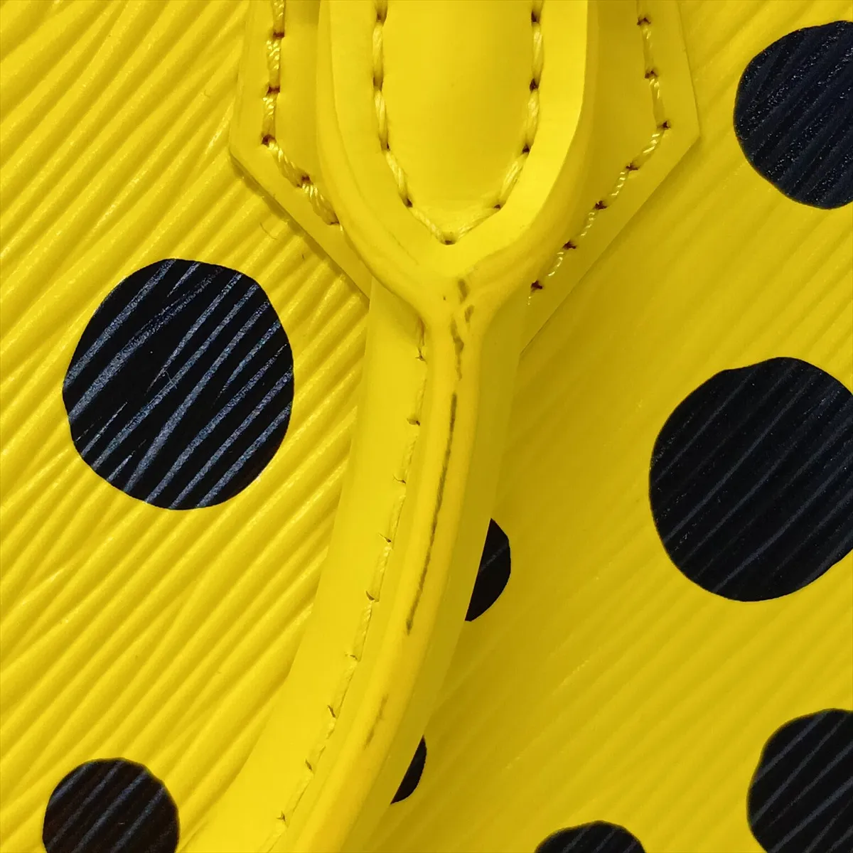 x Yayoi Kusama Epi Alma BB M21700 Yellow (RFID detected) — view 13