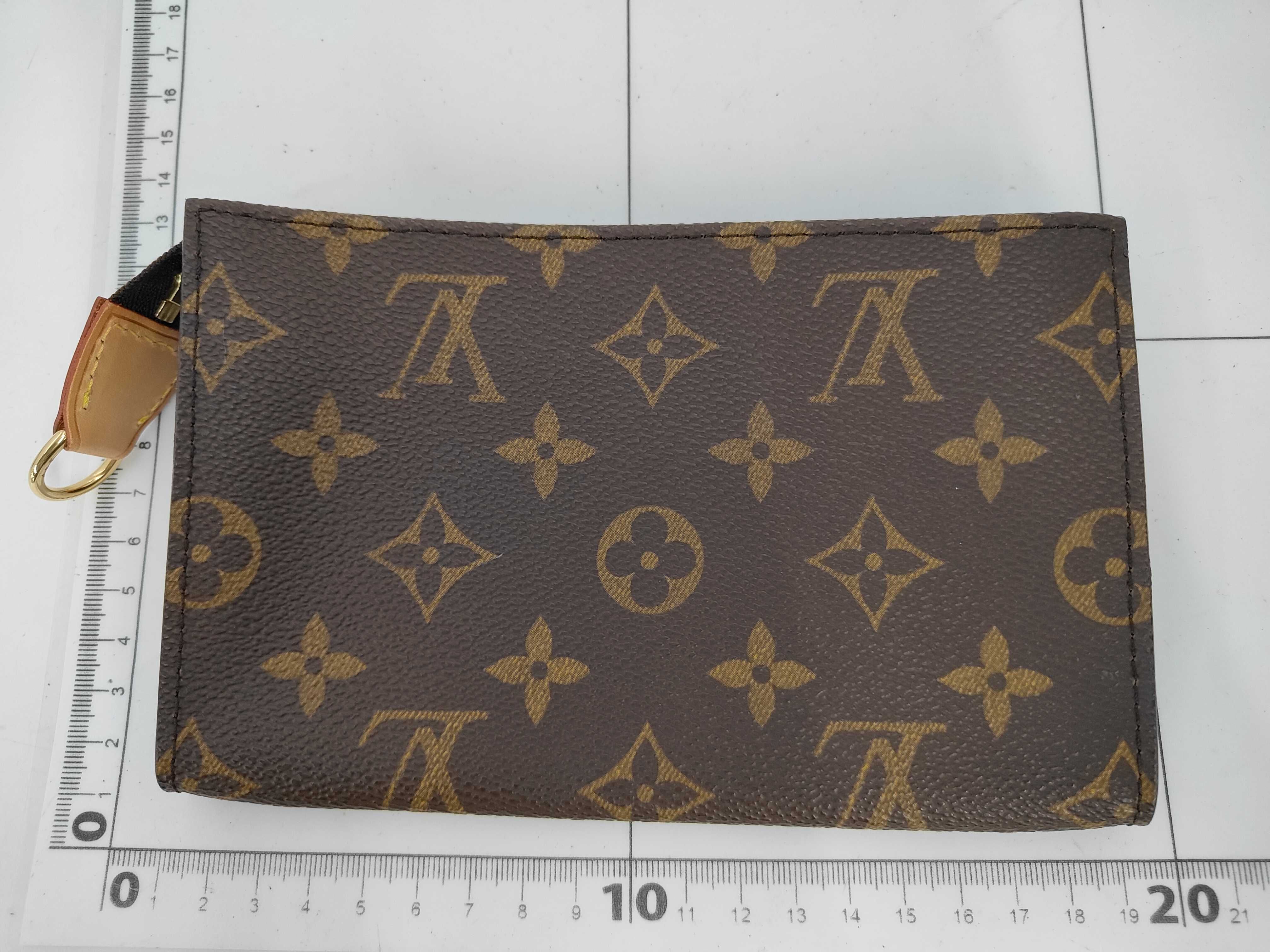 Monogram Louis Vuitton Monogram Bucket Bag with Attached Pouch FL0051 Pouch — view 2