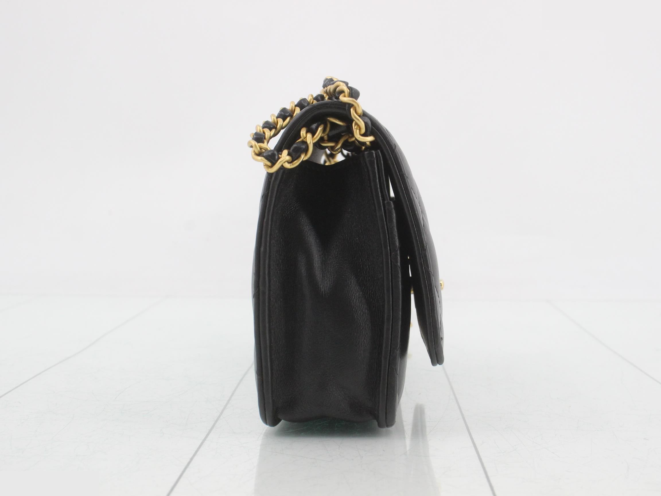 Matelassé lambskin shoulder bag, black — view 4