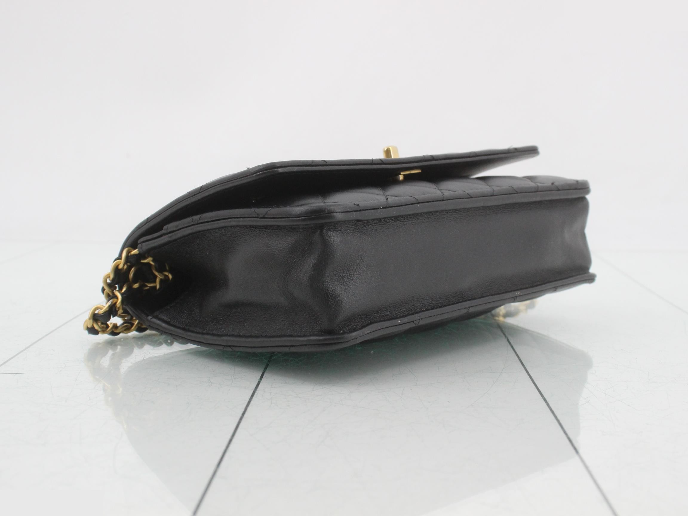 Matelassé lambskin shoulder bag, black — view 5