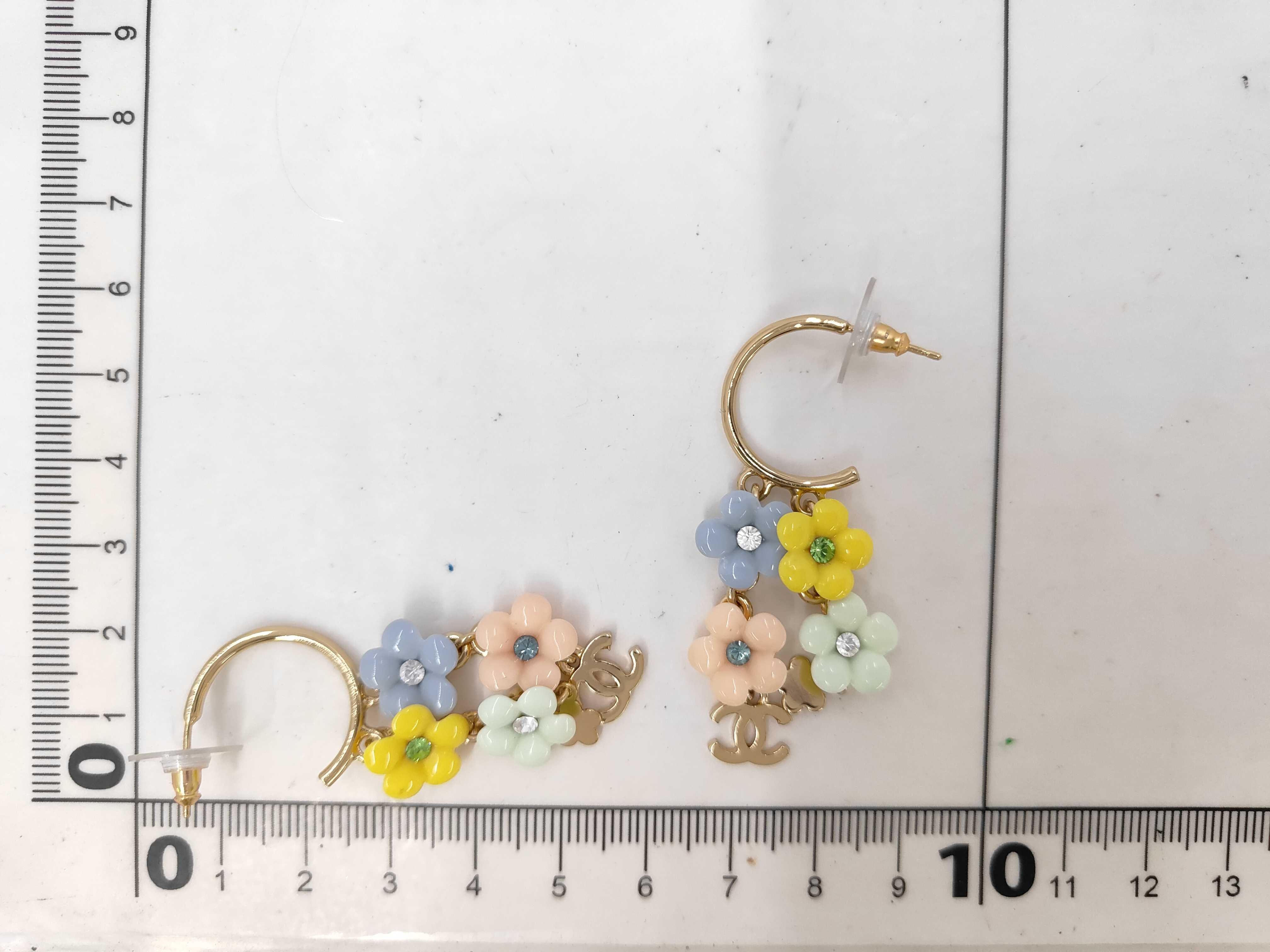 05P Flower Motif Multicolor Earrings — view 5