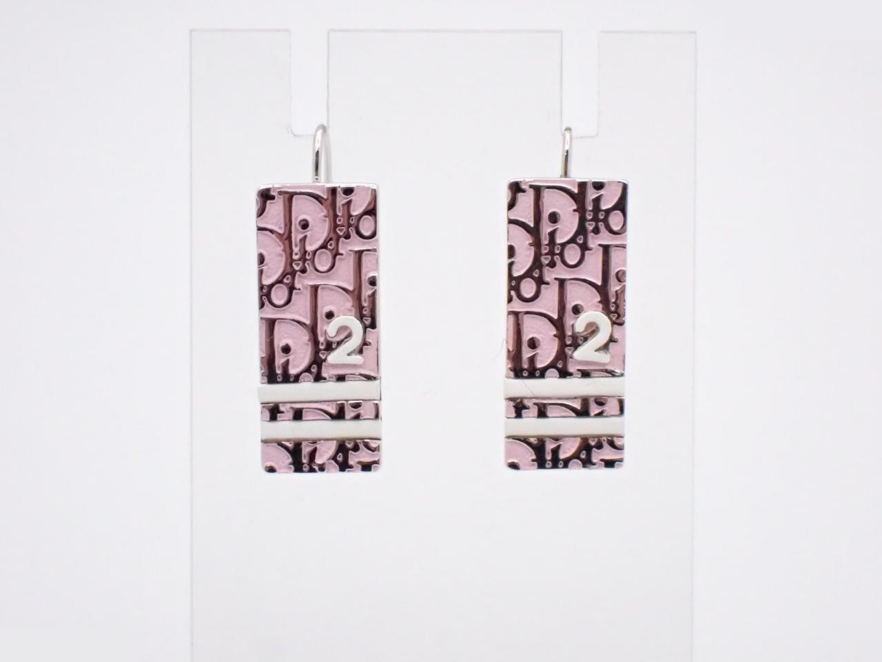 Other lines: Precious metals and earrings