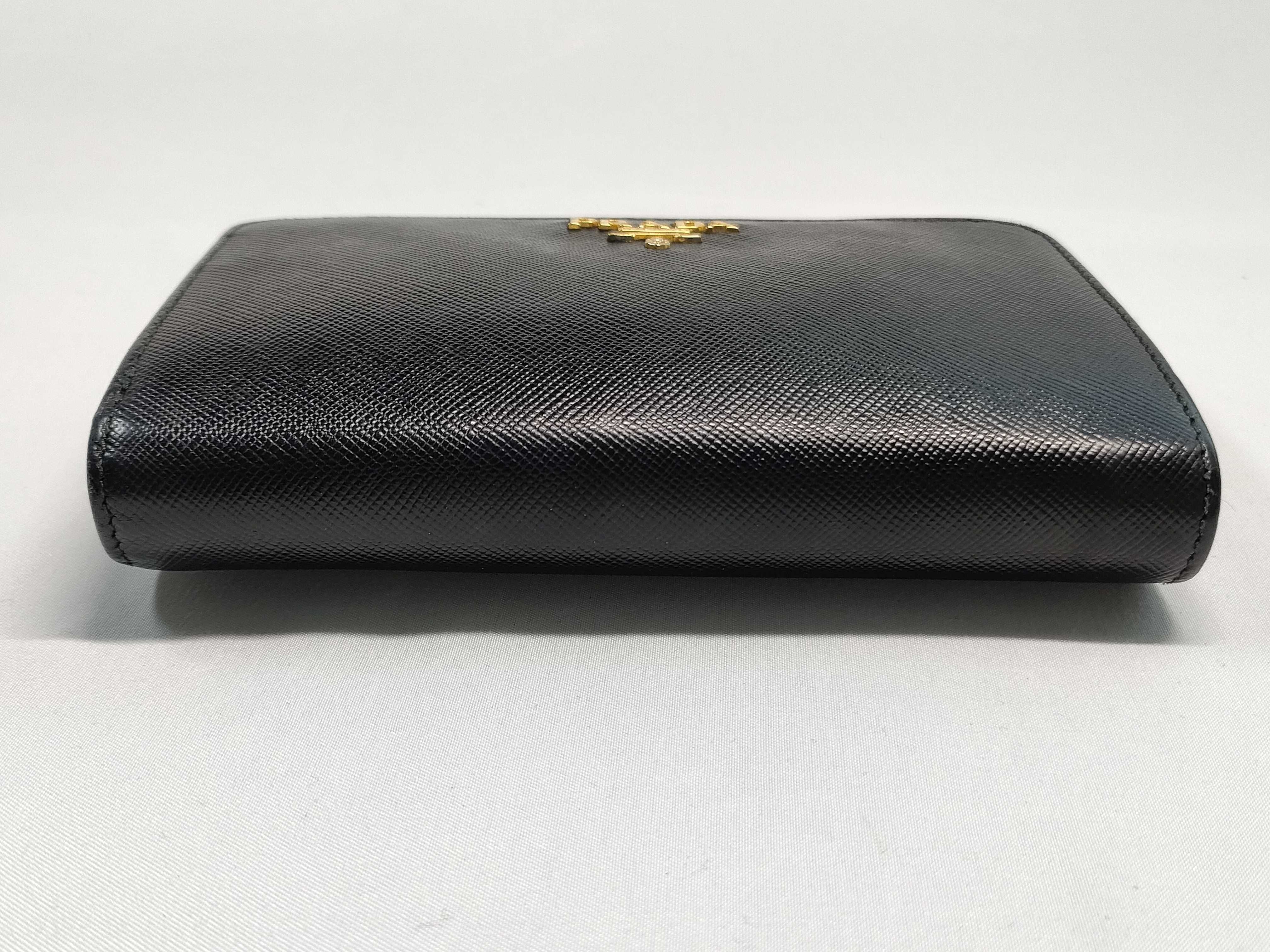Vitello Move Gold Zip Medium Wallet Black 1M1225 Wallet — view 4