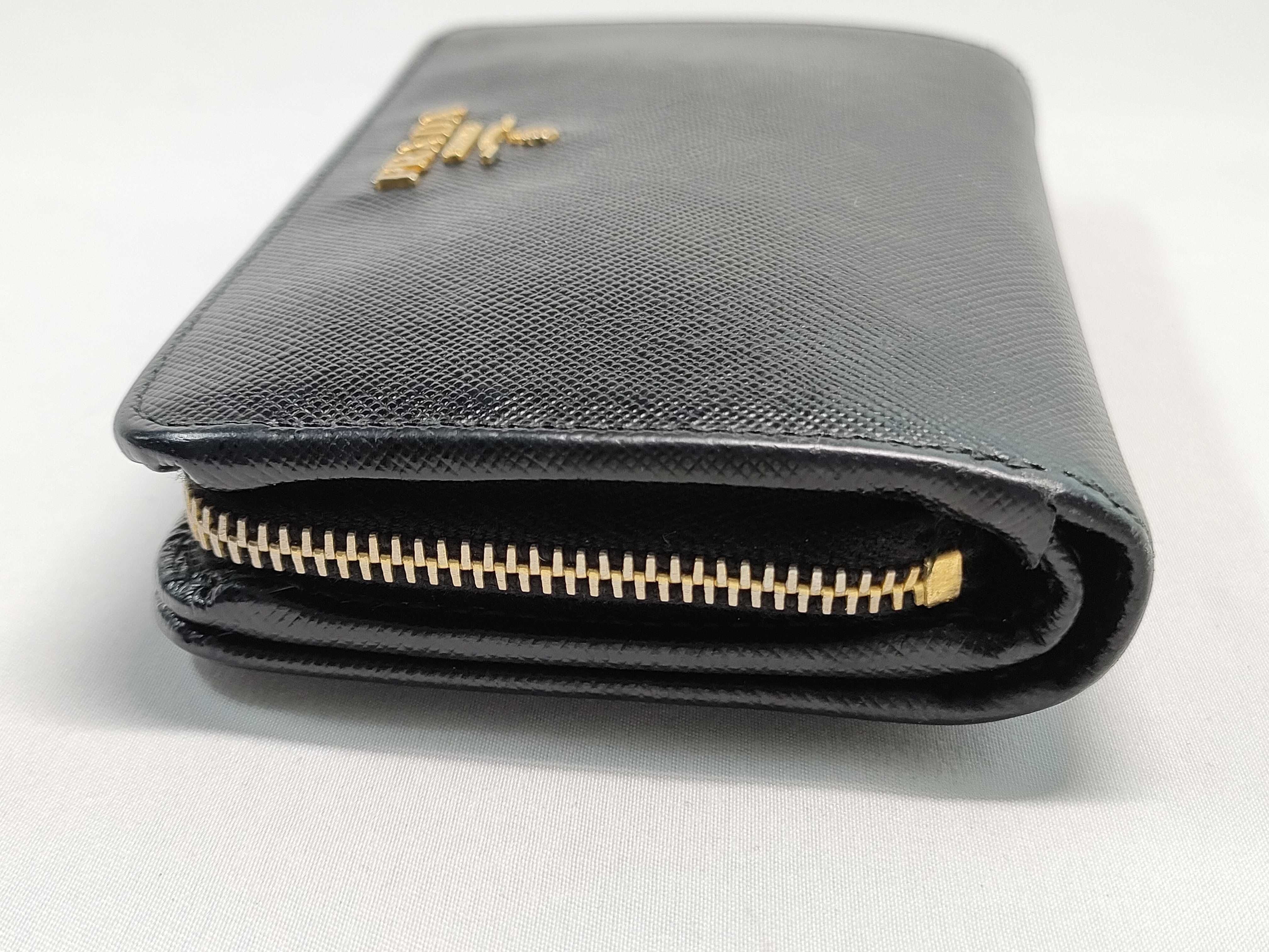 Vitello Move Gold Zip Medium Wallet Black 1M1225 Wallet — view 5