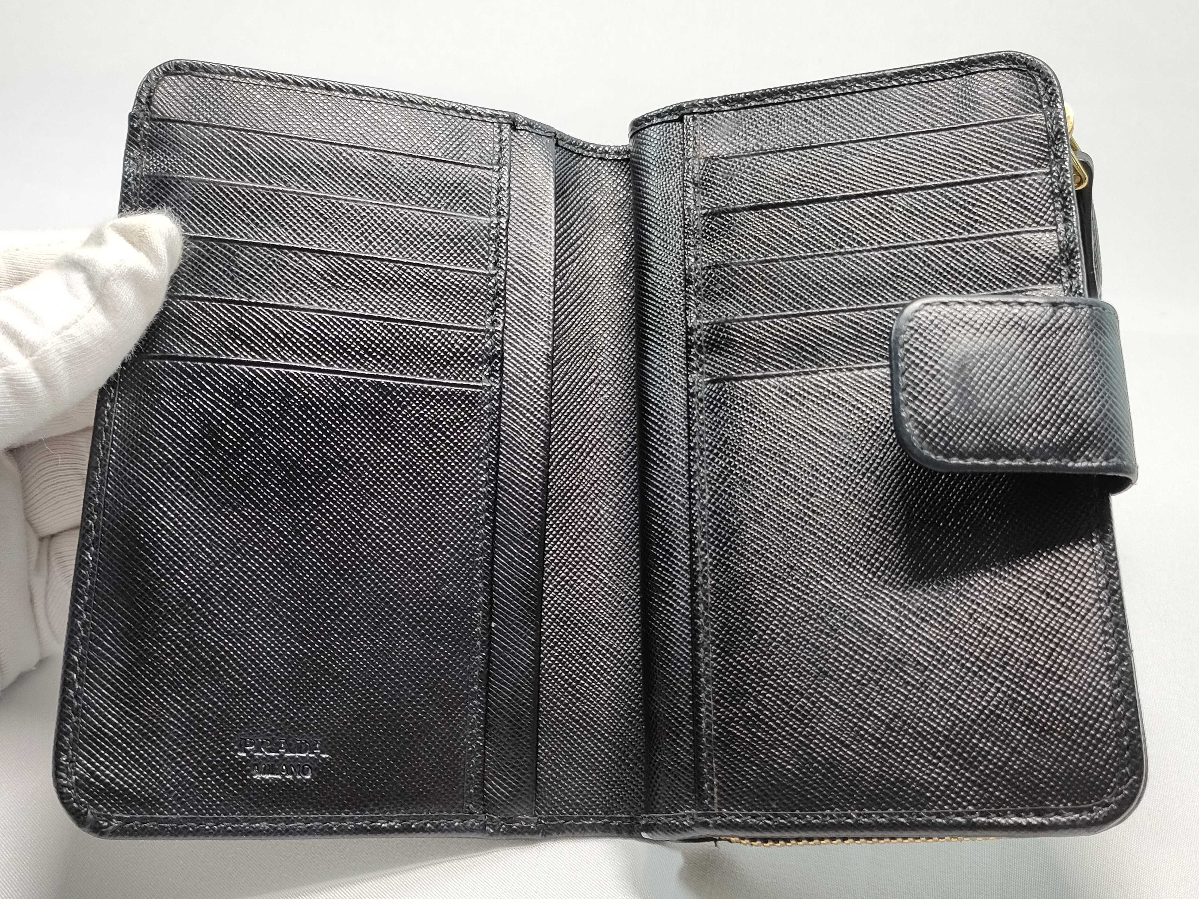 Vitello Move Gold Zip Medium Wallet Black 1M1225 Wallet — view 7